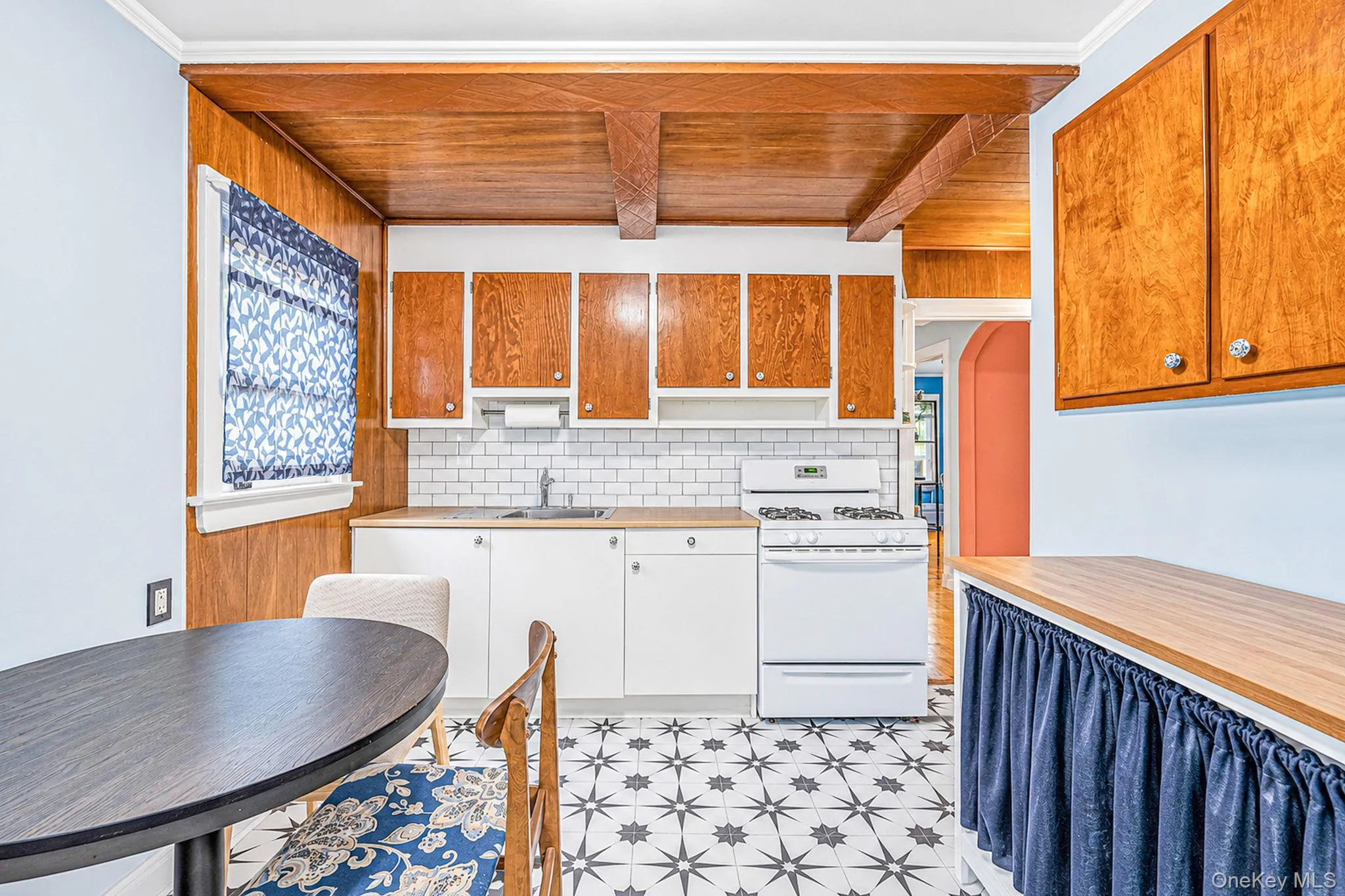 78 17th Street, Huntington, NY, 2 Bedrooms Bedrooms, 5 Rooms Rooms,1 BathroomBathrooms,Residential,For Rent,17th,0,1054036 78 17th Street, Huntington, NY, 2 Bedrooms Bedrooms, 5 Rooms Rooms,1 BathroomBathrooms,Residential,For Rent,17th,0,1054036
