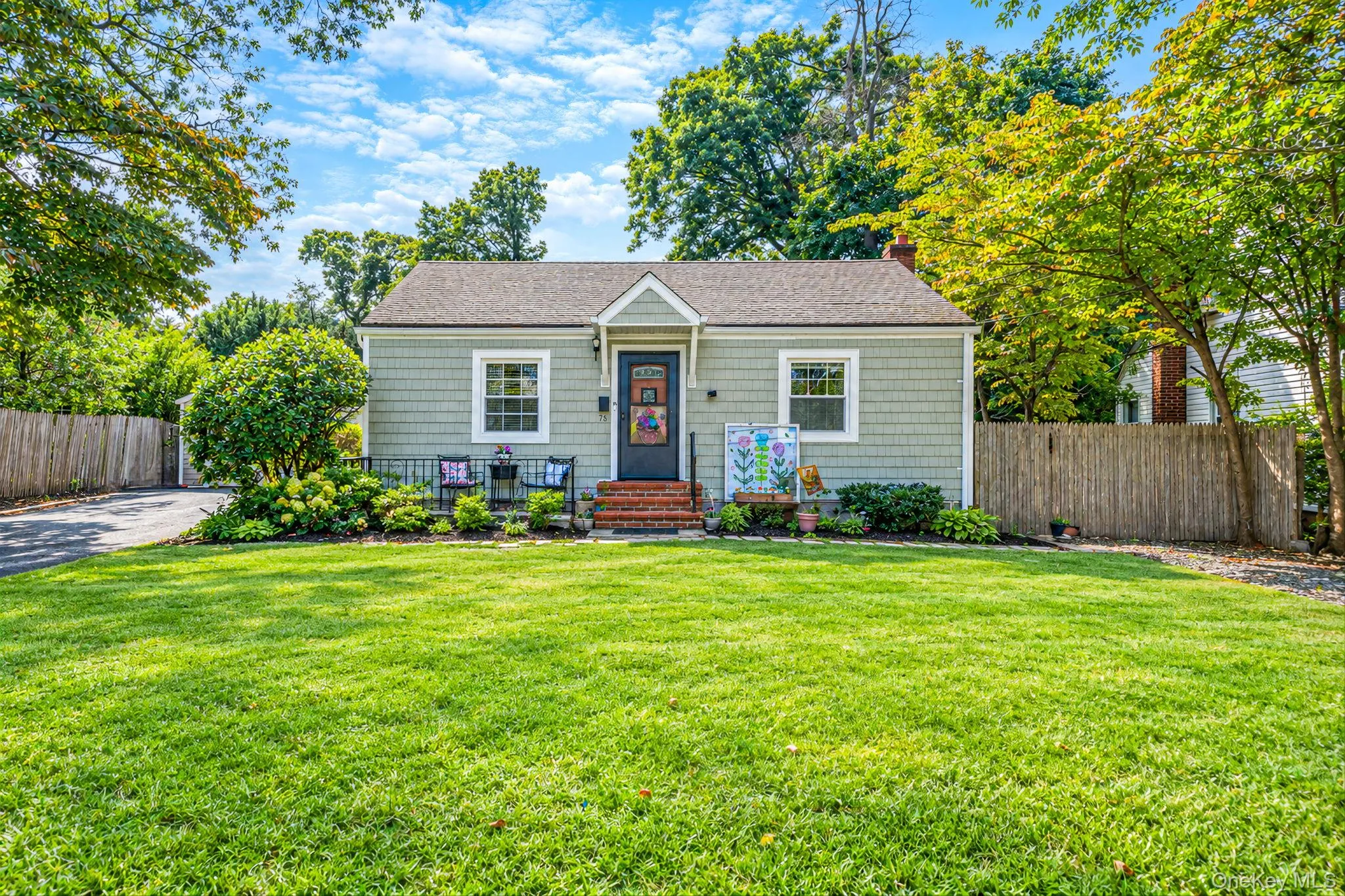 78 17th Street, Huntington, NY, 2 Bedrooms Bedrooms, 5 Rooms Rooms,1 BathroomBathrooms,Residential,For Rent,17th,0,1054036 78 17th Street, Huntington, NY, 2 Bedrooms Bedrooms, 5 Rooms Rooms,1 BathroomBathrooms,Residential,For Rent,17th,0,1054036