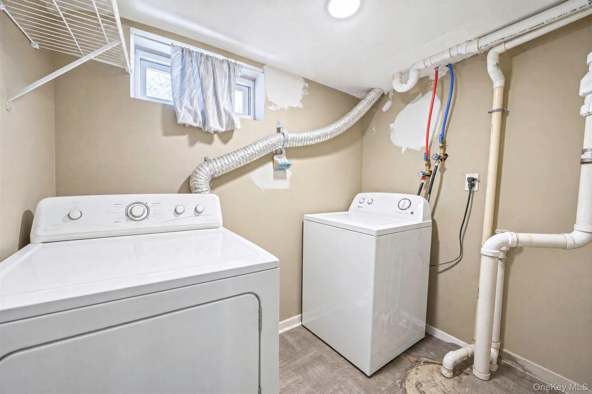 78 17th Street, Huntington, NY, 2 Bedrooms Bedrooms, 5 Rooms Rooms,1 BathroomBathrooms,Residential,For Rent,17th,0,1054036 78 17th Street, Huntington, NY, 2 Bedrooms Bedrooms, 5 Rooms Rooms,1 BathroomBathrooms,Residential,For Rent,17th,0,1054036