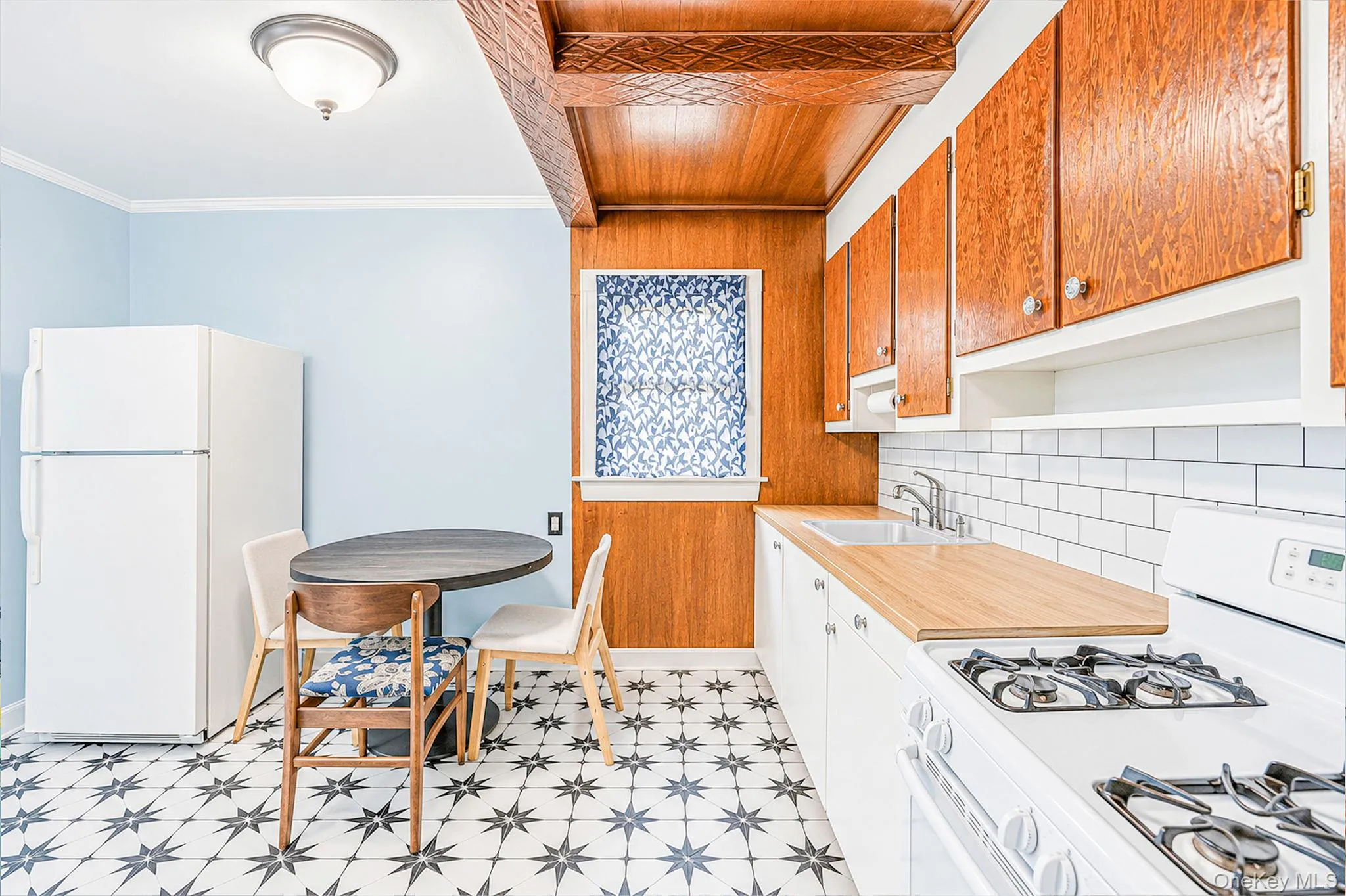 78 17th Street, Huntington, NY, 2 Bedrooms Bedrooms, 5 Rooms Rooms,1 BathroomBathrooms,Residential,For Rent,17th,0,1054036 78 17th Street, Huntington, NY, 2 Bedrooms Bedrooms, 5 Rooms Rooms,1 BathroomBathrooms,Residential,For Rent,17th,0,1054036