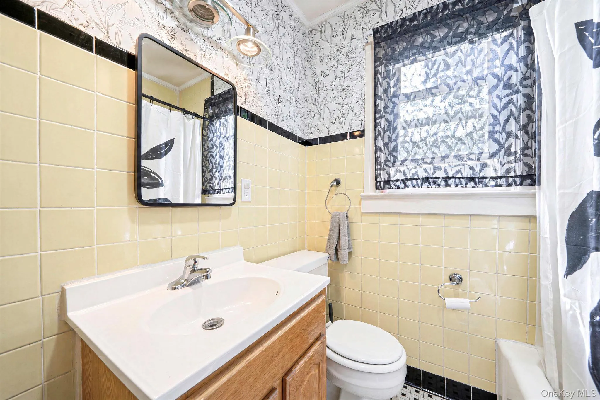 78 17th Street, Huntington, NY, 2 Bedrooms Bedrooms, 5 Rooms Rooms,1 BathroomBathrooms,Residential,For Rent,17th,0,1054036 78 17th Street, Huntington, NY, 2 Bedrooms Bedrooms, 5 Rooms Rooms,1 BathroomBathrooms,Residential,For Rent,17th,0,1054036