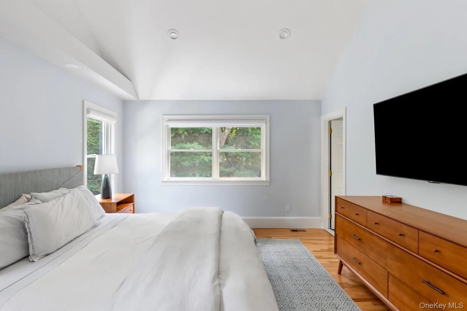 37 Barnes Avenue, East Hampton, NY, 4 Bedrooms Bedrooms, 9 Rooms Rooms,4 BathroomsBathrooms,Residential,For Rent,Barnes,0,1054046 37 Barnes Avenue, East Hampton, NY, 4 Bedrooms Bedrooms, 9 Rooms Rooms,4 BathroomsBathrooms,Residential,For Rent,Barnes,0,1054046