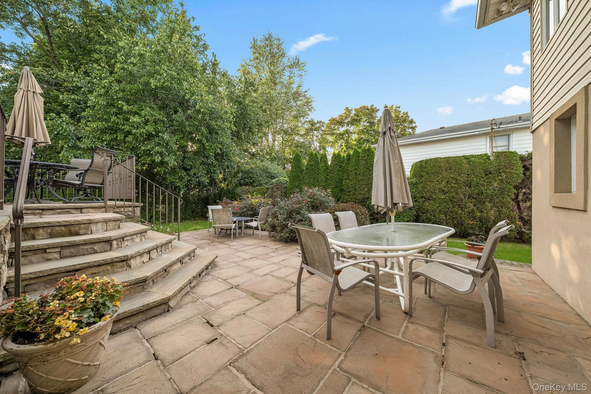 14 Kay Street, Oyster Bay, NY, 3 Bedrooms Bedrooms, 7 Rooms Rooms,2 BathroomsBathrooms,Residential,For Rent,Kay,0,1054054 14 Kay Street, Oyster Bay, NY, 3 Bedrooms Bedrooms, 7 Rooms Rooms,2 BathroomsBathrooms,Residential,For Rent,Kay,0,1054054