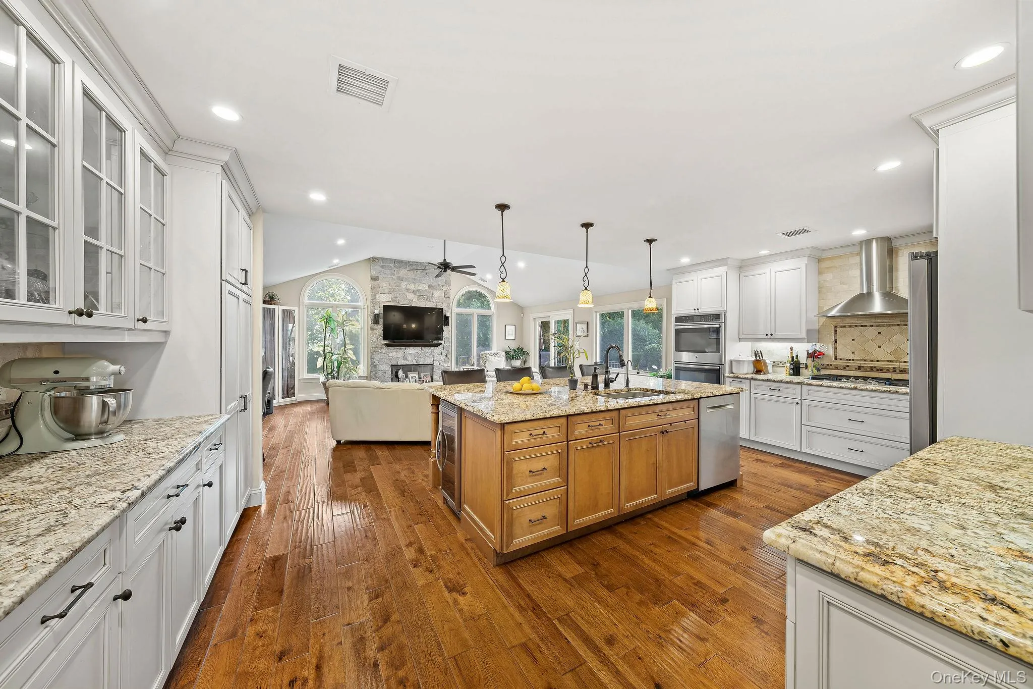 14 Kay Street, Oyster Bay, NY, 3 Bedrooms Bedrooms, 7 Rooms Rooms,2 BathroomsBathrooms,Residential,For Rent,Kay,0,1054054 14 Kay Street, Oyster Bay, NY, 3 Bedrooms Bedrooms, 7 Rooms Rooms,2 BathroomsBathrooms,Residential,For Rent,Kay,0,1054054