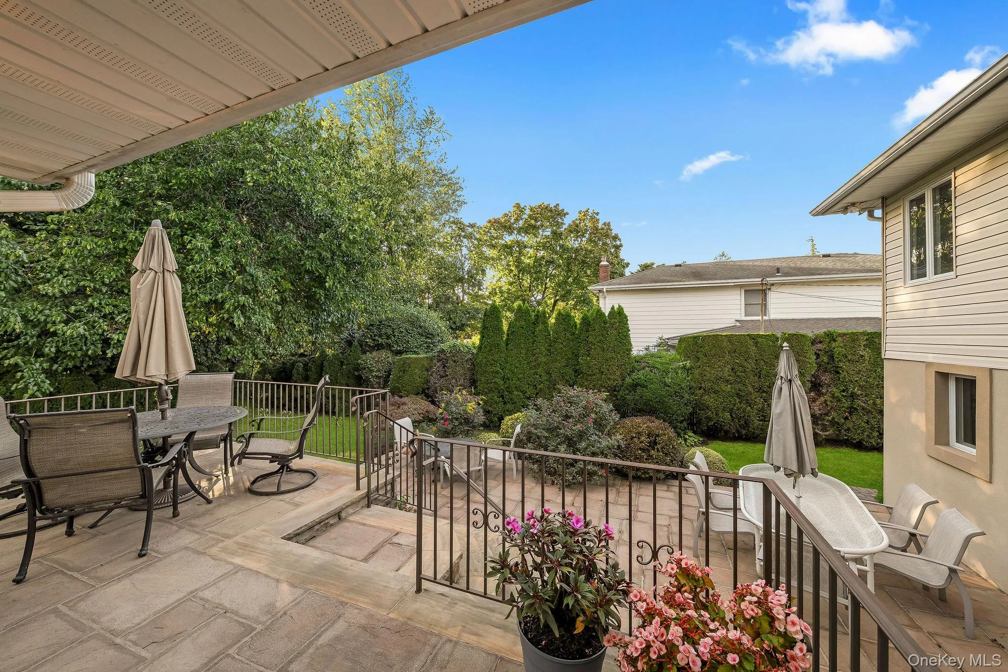 14 Kay Street, Oyster Bay, NY, 3 Bedrooms Bedrooms, 7 Rooms Rooms,2 BathroomsBathrooms,Residential,For Rent,Kay,0,1054054 14 Kay Street, Oyster Bay, NY, 3 Bedrooms Bedrooms, 7 Rooms Rooms,2 BathroomsBathrooms,Residential,For Rent,Kay,0,1054054