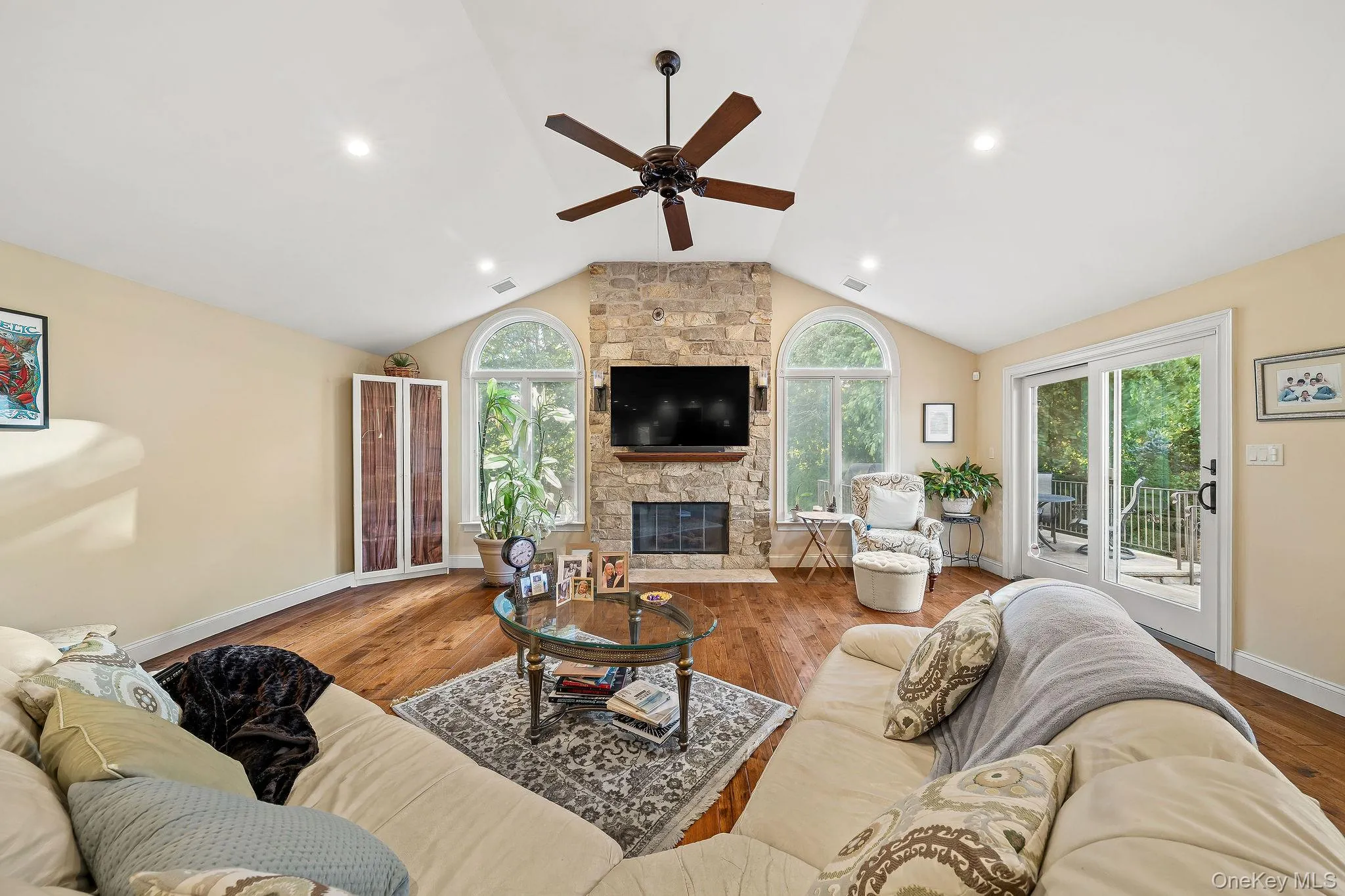 14 Kay Street, Oyster Bay, NY, 3 Bedrooms Bedrooms, 7 Rooms Rooms,2 BathroomsBathrooms,Residential,For Rent,Kay,0,1054054 14 Kay Street, Oyster Bay, NY, 3 Bedrooms Bedrooms, 7 Rooms Rooms,2 BathroomsBathrooms,Residential,For Rent,Kay,0,1054054