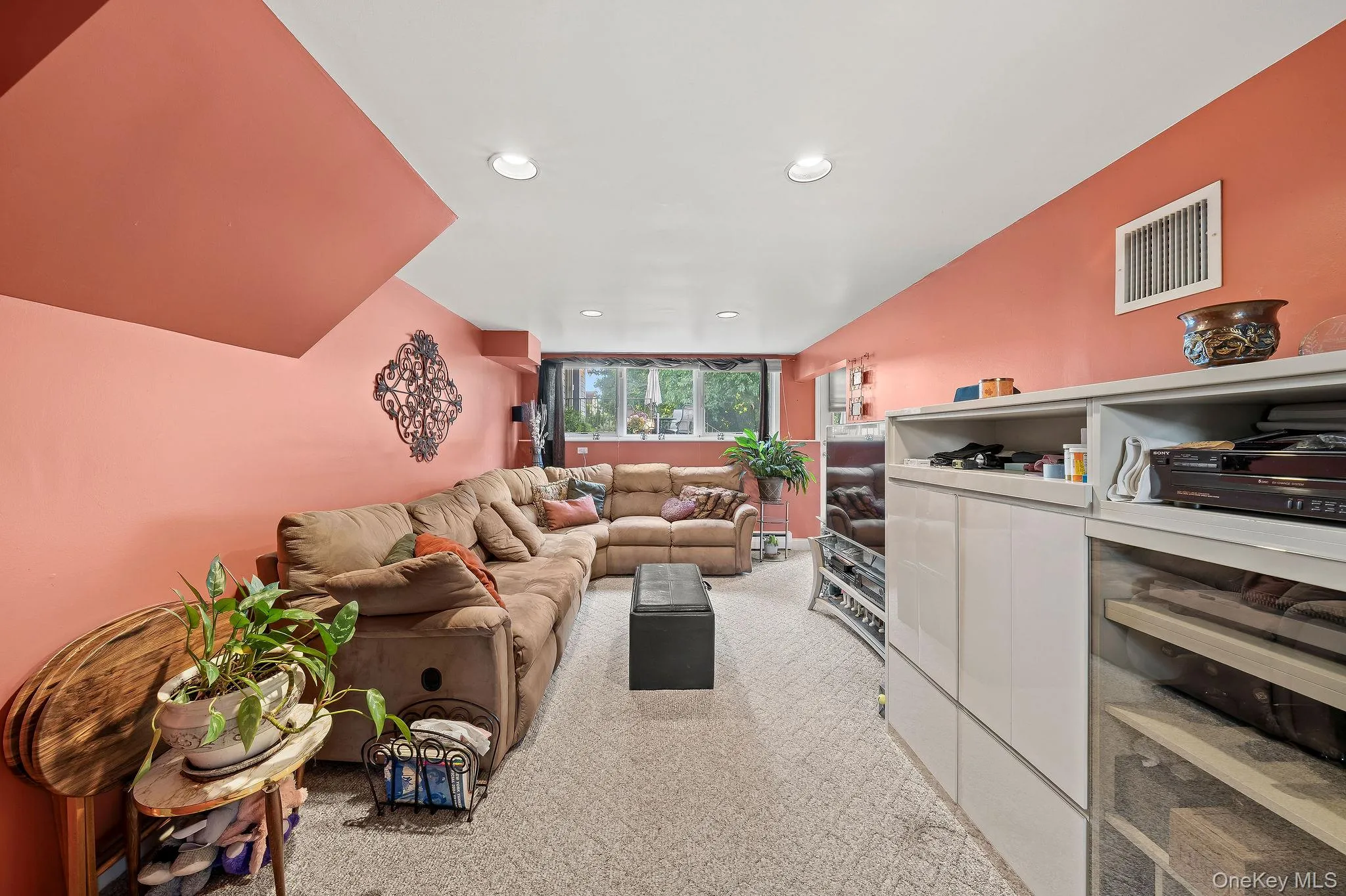 14 Kay Street, Oyster Bay, NY, 3 Bedrooms Bedrooms, 7 Rooms Rooms,2 BathroomsBathrooms,Residential,For Rent,Kay,0,1054054 14 Kay Street, Oyster Bay, NY, 3 Bedrooms Bedrooms, 7 Rooms Rooms,2 BathroomsBathrooms,Residential,For Rent,Kay,0,1054054