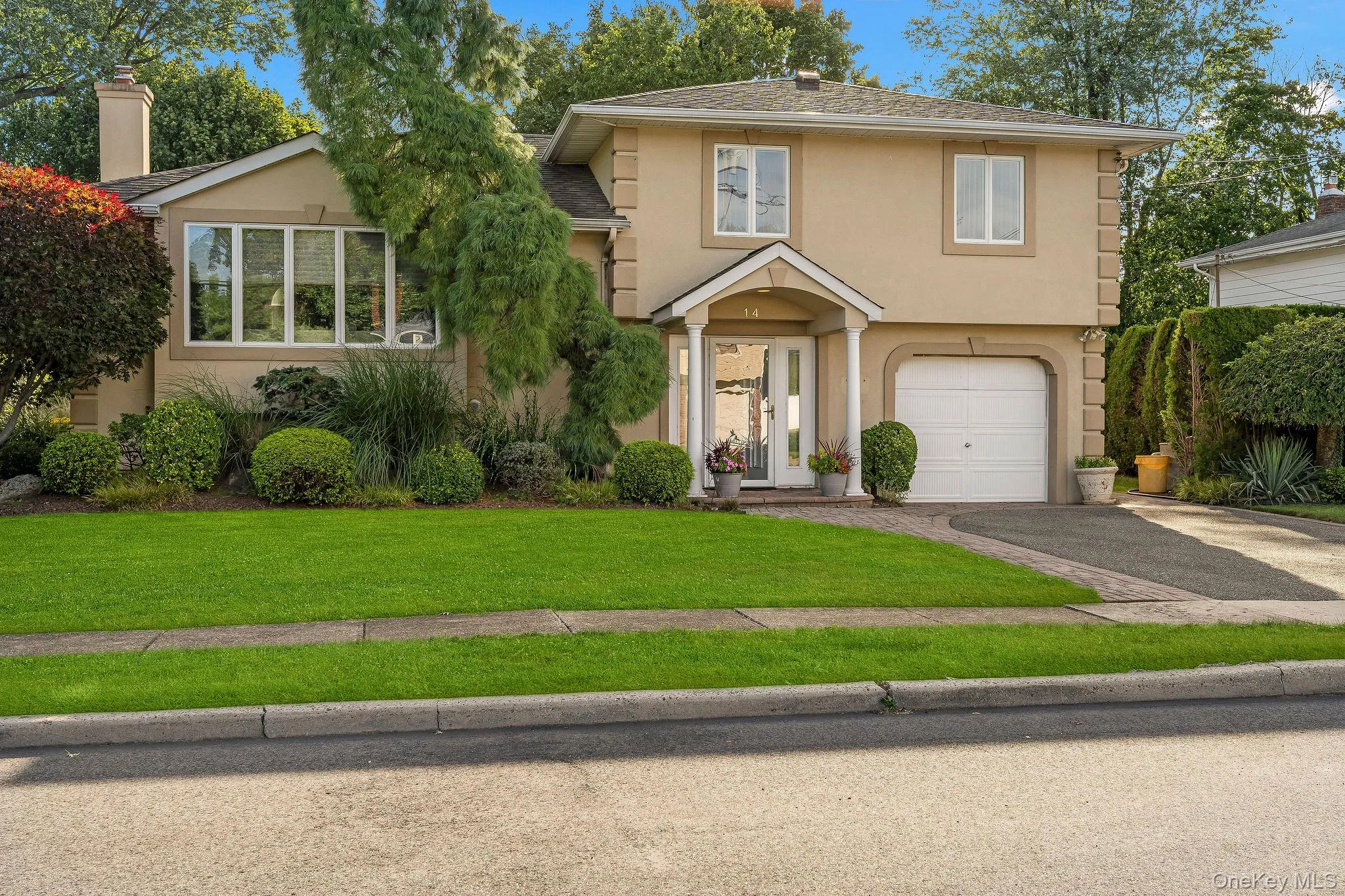 14 Kay Street, Oyster Bay, NY, 3 Bedrooms Bedrooms, 7 Rooms Rooms,2 BathroomsBathrooms,Residential,For Rent,Kay,0,1054054 14 Kay Street, Oyster Bay, NY, 3 Bedrooms Bedrooms, 7 Rooms Rooms,2 BathroomsBathrooms,Residential,For Rent,Kay,0,1054054
