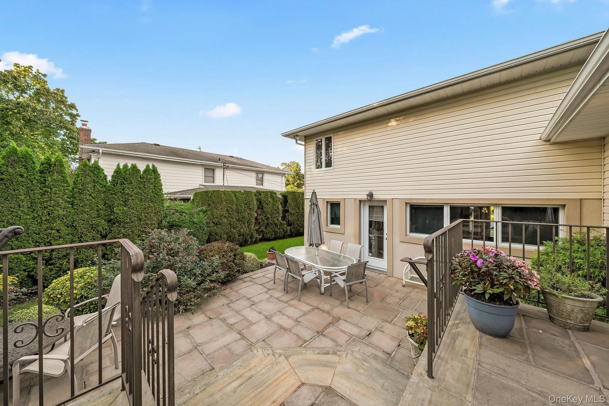 14 Kay Street, Oyster Bay, NY, 3 Bedrooms Bedrooms, 7 Rooms Rooms,2 BathroomsBathrooms,Residential,For Rent,Kay,0,1054054 14 Kay Street, Oyster Bay, NY, 3 Bedrooms Bedrooms, 7 Rooms Rooms,2 BathroomsBathrooms,Residential,For Rent,Kay,0,1054054