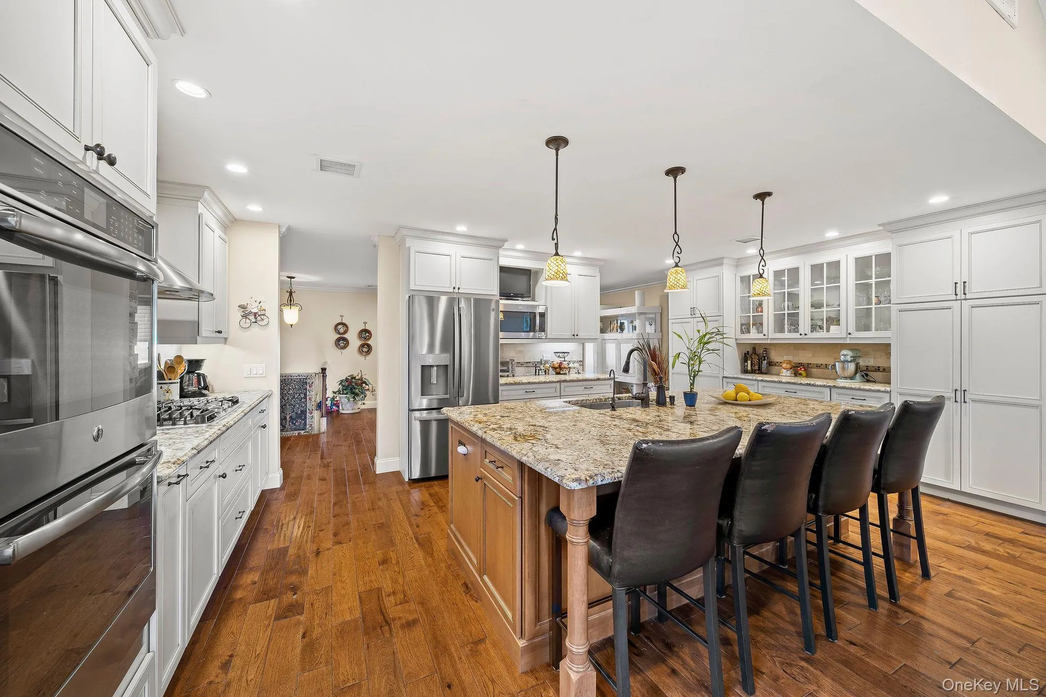 14 Kay Street, Oyster Bay, NY, 3 Bedrooms Bedrooms, 7 Rooms Rooms,2 BathroomsBathrooms,Residential,For Rent,Kay,0,1054054 14 Kay Street, Oyster Bay, NY, 3 Bedrooms Bedrooms, 7 Rooms Rooms,2 BathroomsBathrooms,Residential,For Rent,Kay,0,1054054