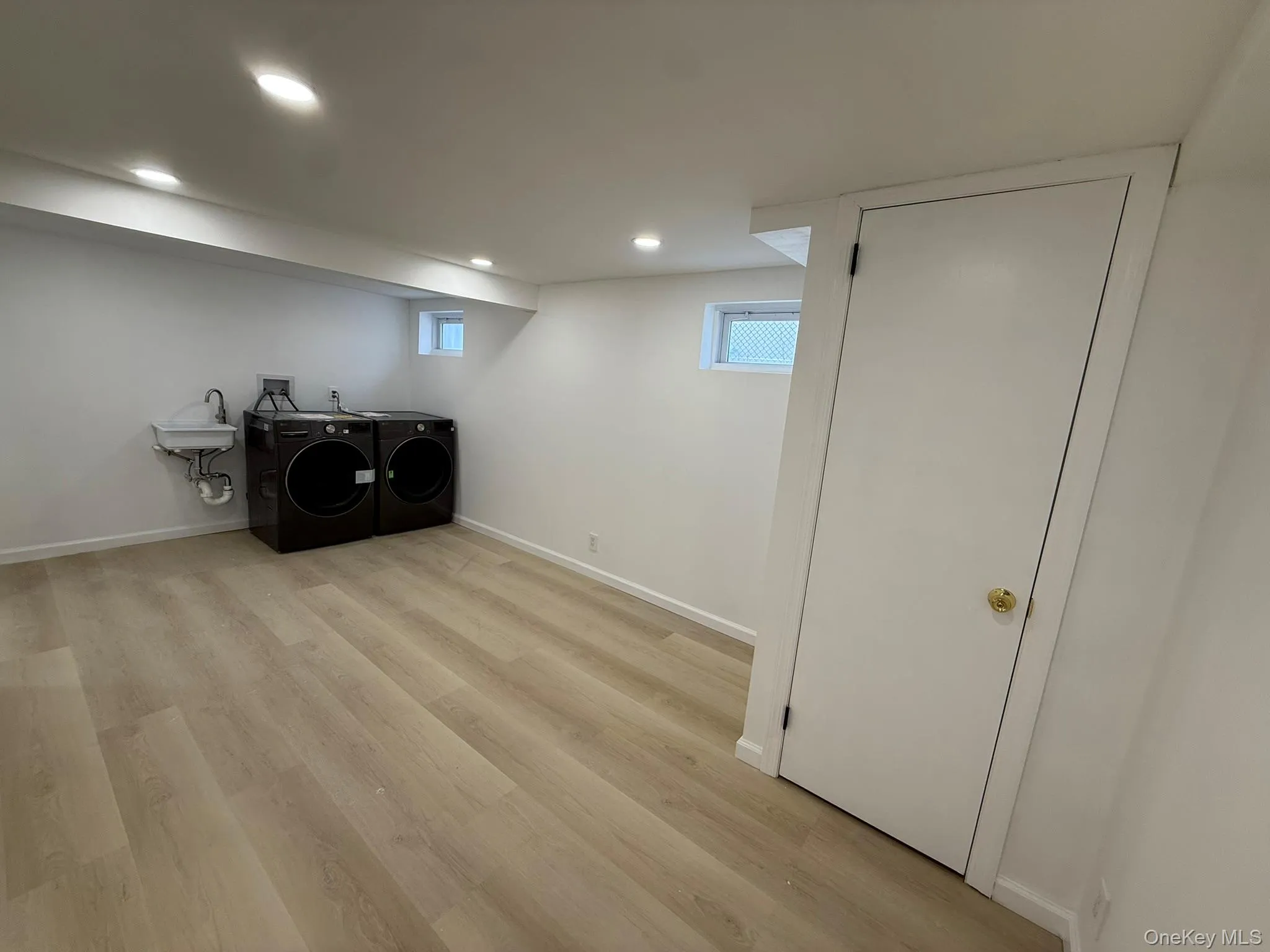 375 Latham Road, North Hempstead, NY, 3 Bedrooms Bedrooms, 6 Rooms Rooms,2 BathroomsBathrooms,Residential,For Rent,Latham,0,1054055 375 Latham Road, North Hempstead, NY, 3 Bedrooms Bedrooms, 6 Rooms Rooms,2 BathroomsBathrooms,Residential,For Rent,Latham,0,1054055