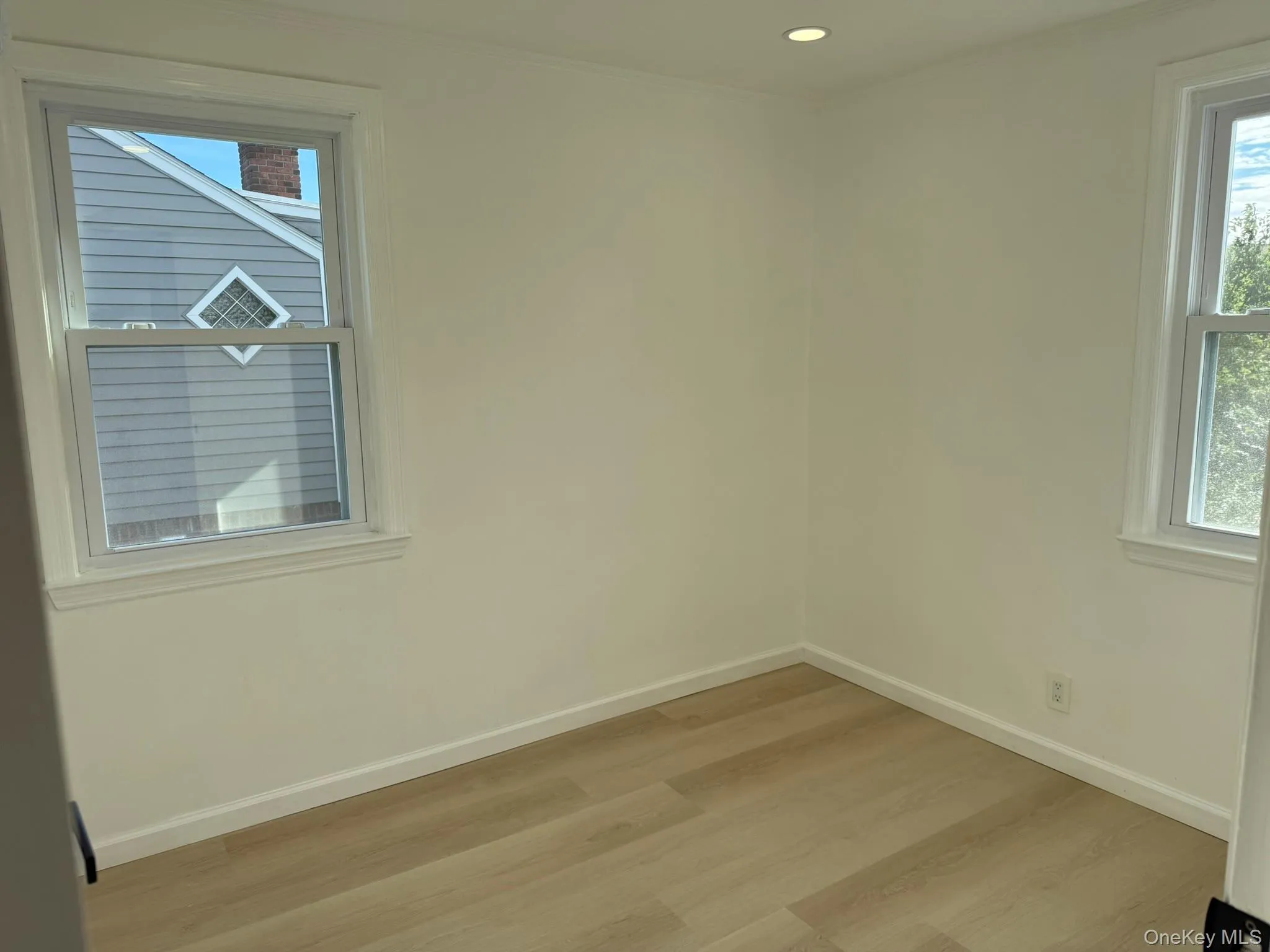 375 Latham Road, North Hempstead, NY, 3 Bedrooms Bedrooms, 6 Rooms Rooms,2 BathroomsBathrooms,Residential,For Rent,Latham,0,1054055 375 Latham Road, North Hempstead, NY, 3 Bedrooms Bedrooms, 6 Rooms Rooms,2 BathroomsBathrooms,Residential,For Rent,Latham,0,1054055