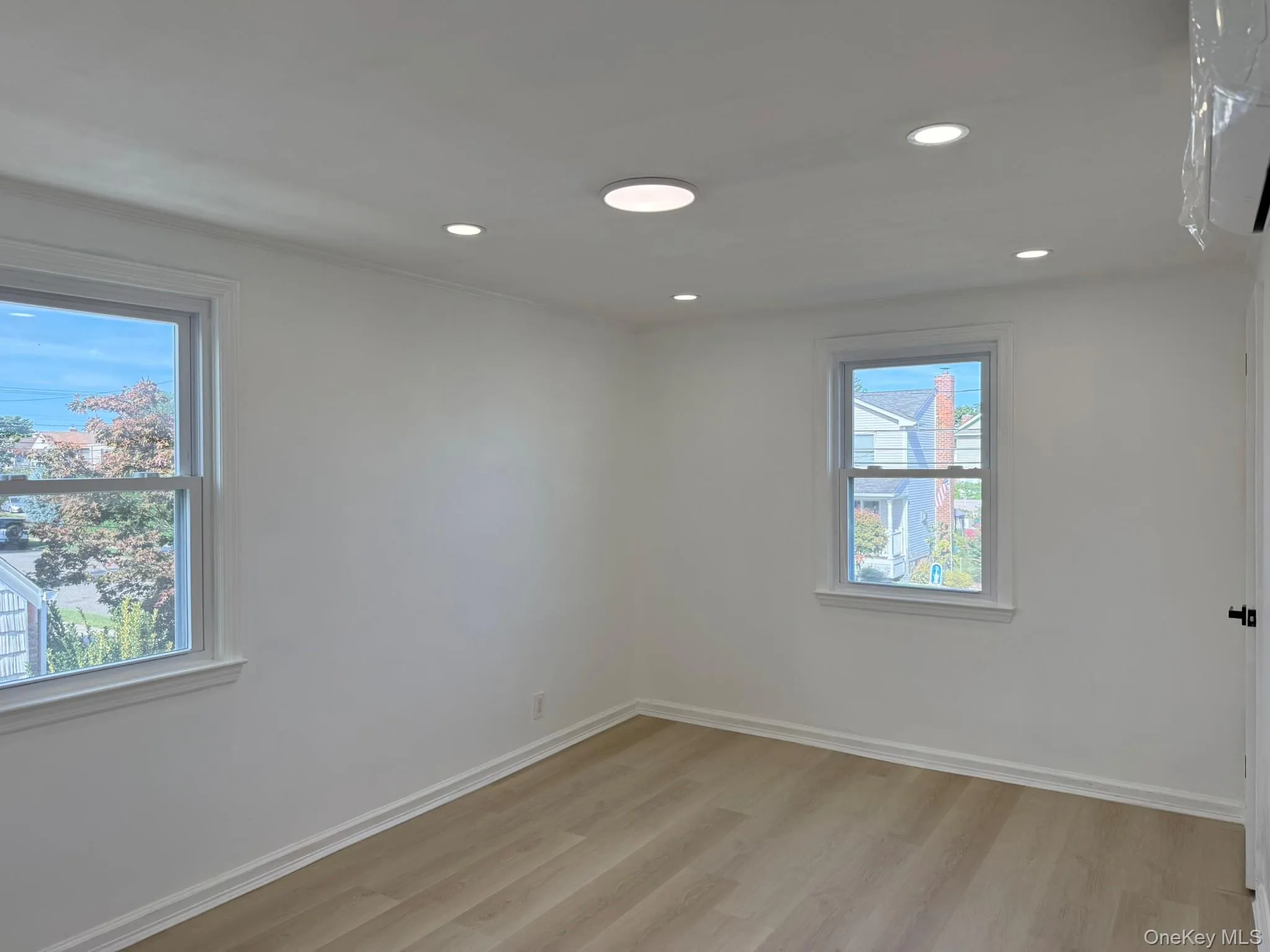 375 Latham Road, North Hempstead, NY, 3 Bedrooms Bedrooms, 6 Rooms Rooms,2 BathroomsBathrooms,Residential,For Rent,Latham,0,1054055 375 Latham Road, North Hempstead, NY, 3 Bedrooms Bedrooms, 6 Rooms Rooms,2 BathroomsBathrooms,Residential,For Rent,Latham,0,1054055