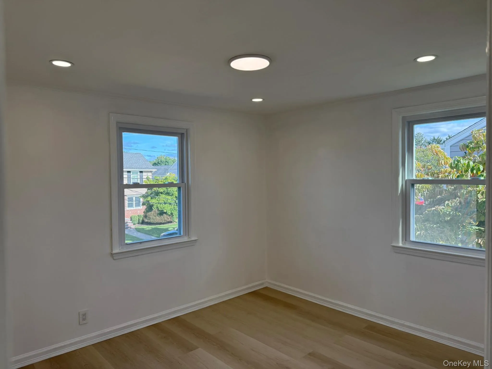 375 Latham Road, North Hempstead, NY, 3 Bedrooms Bedrooms, 6 Rooms Rooms,2 BathroomsBathrooms,Residential,For Rent,Latham,0,1054055 375 Latham Road, North Hempstead, NY, 3 Bedrooms Bedrooms, 6 Rooms Rooms,2 BathroomsBathrooms,Residential,For Rent,Latham,0,1054055