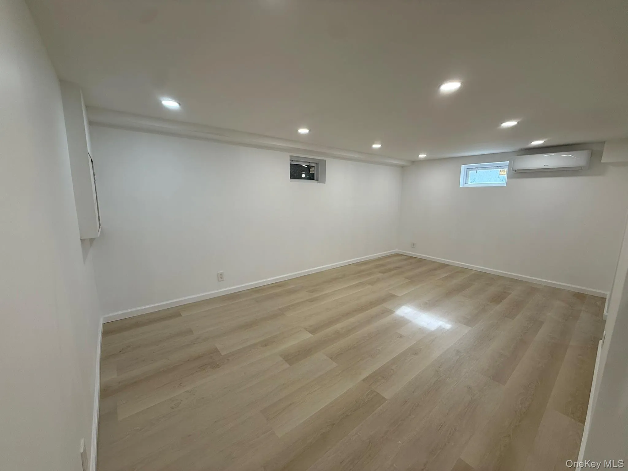375 Latham Road, North Hempstead, NY, 3 Bedrooms Bedrooms, 6 Rooms Rooms,2 BathroomsBathrooms,Residential,For Rent,Latham,0,1054055 375 Latham Road, North Hempstead, NY, 3 Bedrooms Bedrooms, 6 Rooms Rooms,2 BathroomsBathrooms,Residential,For Rent,Latham,0,1054055
