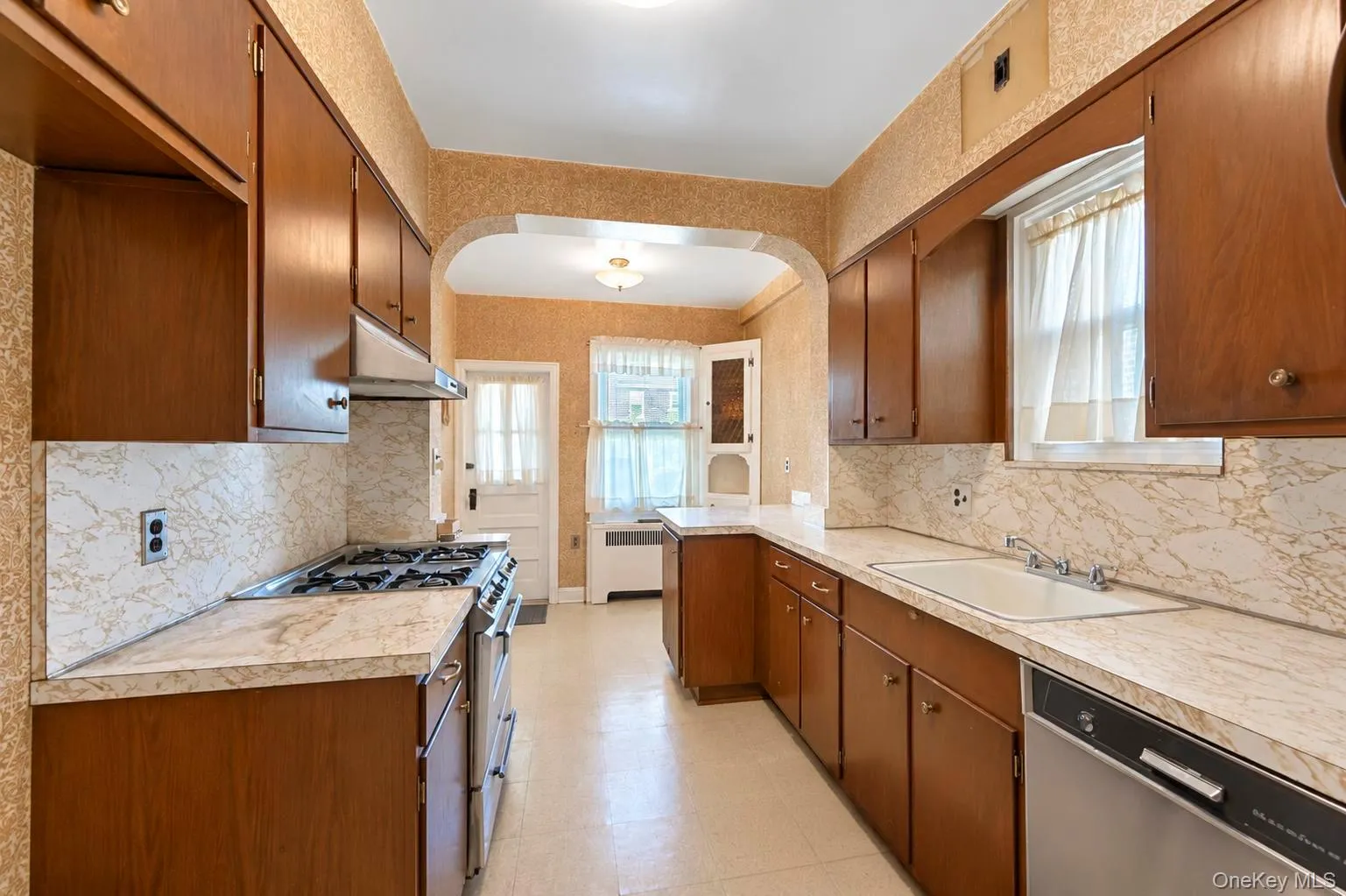 1845 Hering Avenue, New York, NY, 3 Bedrooms Bedrooms, 6 Rooms Rooms,2 BathroomsBathrooms,Residential,For Rent,Hering,0,1054064 1845 Hering Avenue, New York, NY, 3 Bedrooms Bedrooms, 6 Rooms Rooms,2 BathroomsBathrooms,Residential,For Rent,Hering,0,1054064