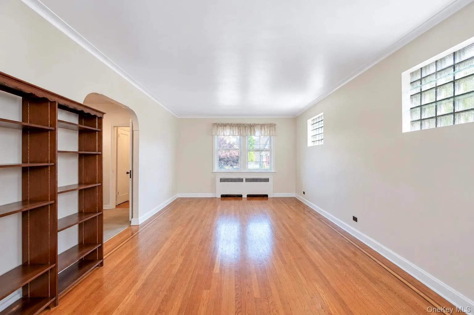 1845 Hering Avenue, New York, NY, 3 Bedrooms Bedrooms, 6 Rooms Rooms,2 BathroomsBathrooms,Residential,For Rent,Hering,0,1054064 1845 Hering Avenue, New York, NY, 3 Bedrooms Bedrooms, 6 Rooms Rooms,2 BathroomsBathrooms,Residential,For Rent,Hering,0,1054064