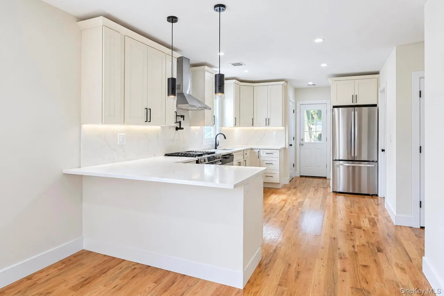 18 Sportsmans Avenue, Hempstead, NY, 4 Bedrooms Bedrooms, 9 Rooms Rooms,3 BathroomsBathrooms,Residential,For Rent,Sportsmans,0,1054065 18 Sportsmans Avenue, Hempstead, NY, 4 Bedrooms Bedrooms, 9 Rooms Rooms,3 BathroomsBathrooms,Residential,For Rent,Sportsmans,0,1054065