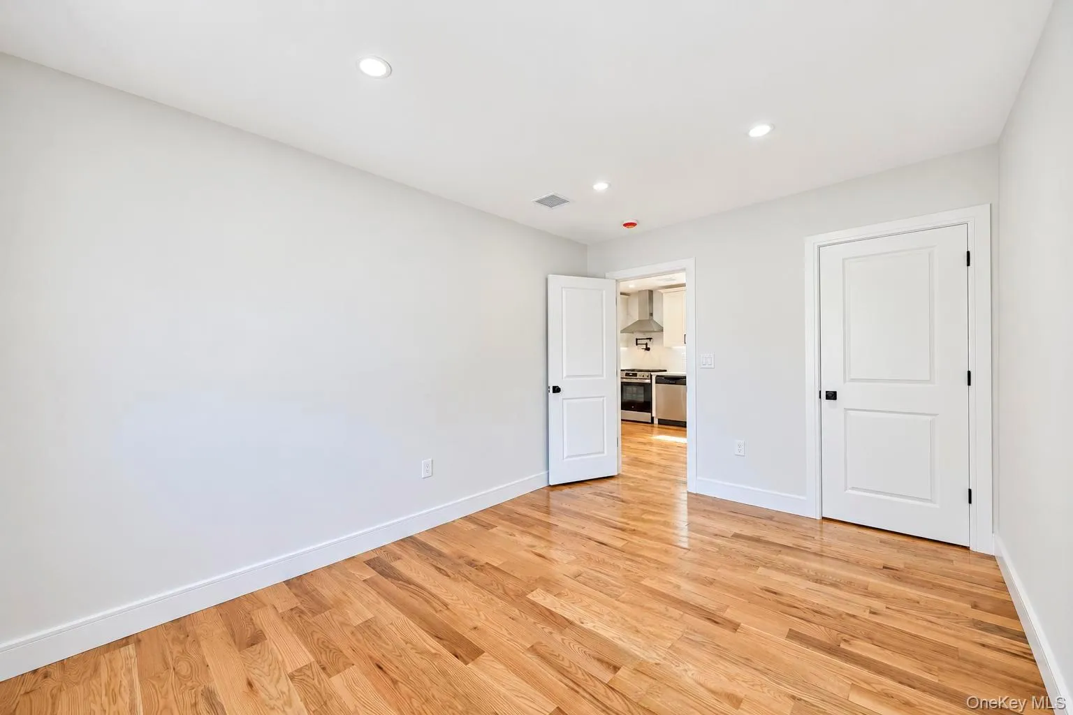 18 Sportsmans Avenue, Hempstead, NY, 4 Bedrooms Bedrooms, 9 Rooms Rooms,3 BathroomsBathrooms,Residential,For Rent,Sportsmans,0,1054065 18 Sportsmans Avenue, Hempstead, NY, 4 Bedrooms Bedrooms, 9 Rooms Rooms,3 BathroomsBathrooms,Residential,For Rent,Sportsmans,0,1054065
