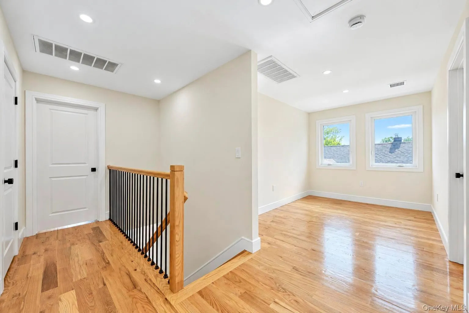 18 Sportsmans Avenue, Hempstead, NY, 4 Bedrooms Bedrooms, 9 Rooms Rooms,3 BathroomsBathrooms,Residential,For Rent,Sportsmans,0,1054065 18 Sportsmans Avenue, Hempstead, NY, 4 Bedrooms Bedrooms, 9 Rooms Rooms,3 BathroomsBathrooms,Residential,For Rent,Sportsmans,0,1054065
