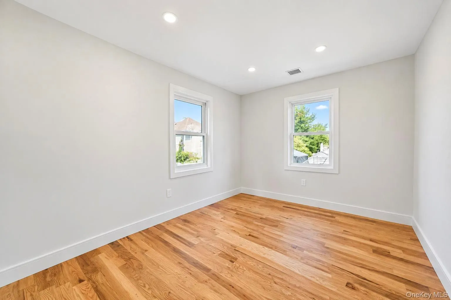 18 Sportsmans Avenue, Hempstead, NY, 4 Bedrooms Bedrooms, 9 Rooms Rooms,3 BathroomsBathrooms,Residential,For Rent,Sportsmans,0,1054065 18 Sportsmans Avenue, Hempstead, NY, 4 Bedrooms Bedrooms, 9 Rooms Rooms,3 BathroomsBathrooms,Residential,For Rent,Sportsmans,0,1054065