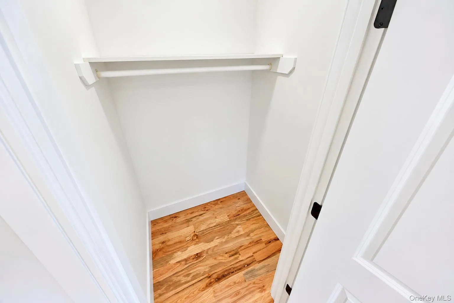 18 Sportsmans Avenue, Hempstead, NY, 4 Bedrooms Bedrooms, 9 Rooms Rooms,3 BathroomsBathrooms,Residential,For Rent,Sportsmans,0,1054065 18 Sportsmans Avenue, Hempstead, NY, 4 Bedrooms Bedrooms, 9 Rooms Rooms,3 BathroomsBathrooms,Residential,For Rent,Sportsmans,0,1054065