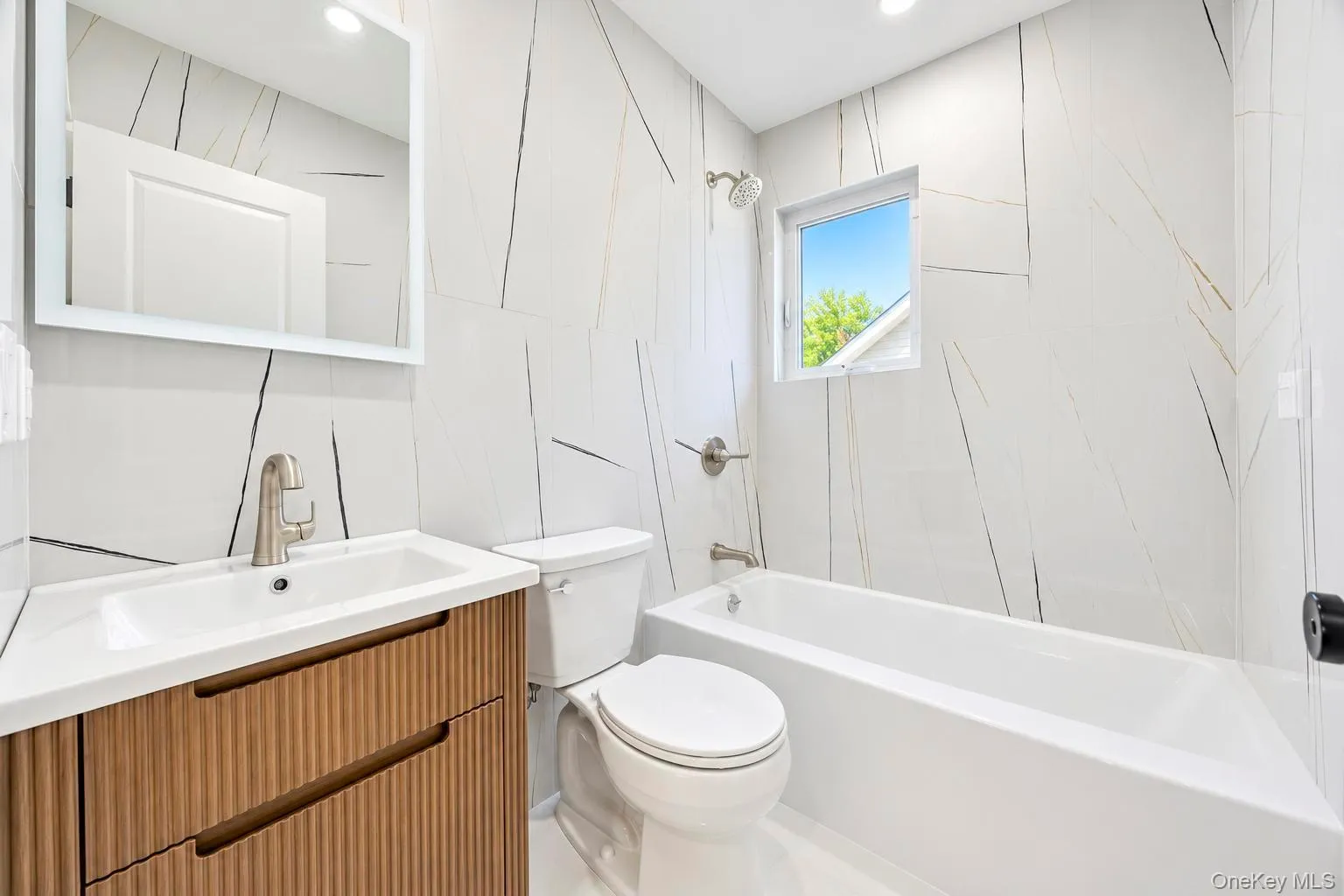 18 Sportsmans Avenue, Hempstead, NY, 4 Bedrooms Bedrooms, 9 Rooms Rooms,3 BathroomsBathrooms,Residential,For Rent,Sportsmans,0,1054065 18 Sportsmans Avenue, Hempstead, NY, 4 Bedrooms Bedrooms, 9 Rooms Rooms,3 BathroomsBathrooms,Residential,For Rent,Sportsmans,0,1054065