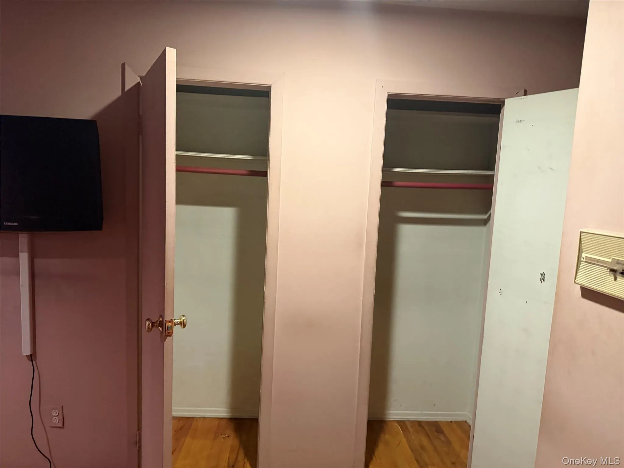 6275 Douglaston Parkway, New York, NY, 4 Bedrooms Bedrooms, 7 Rooms Rooms,2 BathroomsBathrooms,Residential,For Rent,Douglaston,0,1054068 6275 Douglaston Parkway, New York, NY, 4 Bedrooms Bedrooms, 7 Rooms Rooms,2 BathroomsBathrooms,Residential,For Rent,Douglaston,0,1054068