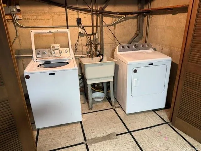 6275 Douglaston Parkway, New York, NY, 4 Bedrooms Bedrooms, 7 Rooms Rooms,2 BathroomsBathrooms,Residential,For Rent,Douglaston,0,1054068 6275 Douglaston Parkway, New York, NY, 4 Bedrooms Bedrooms, 7 Rooms Rooms,2 BathroomsBathrooms,Residential,For Rent,Douglaston,0,1054068