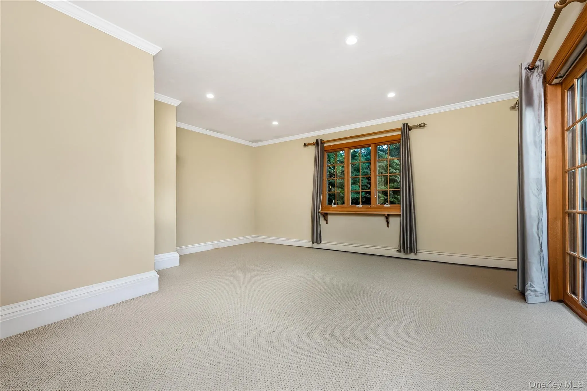 146 Elm Street, Brookhaven, NY, 3 Bedrooms Bedrooms, 7 Rooms Rooms,2 BathroomsBathrooms,Residential,For Rent,Elm,0,1054075 146 Elm Street, Brookhaven, NY, 3 Bedrooms Bedrooms, 7 Rooms Rooms,2 BathroomsBathrooms,Residential,For Rent,Elm,0,1054075
