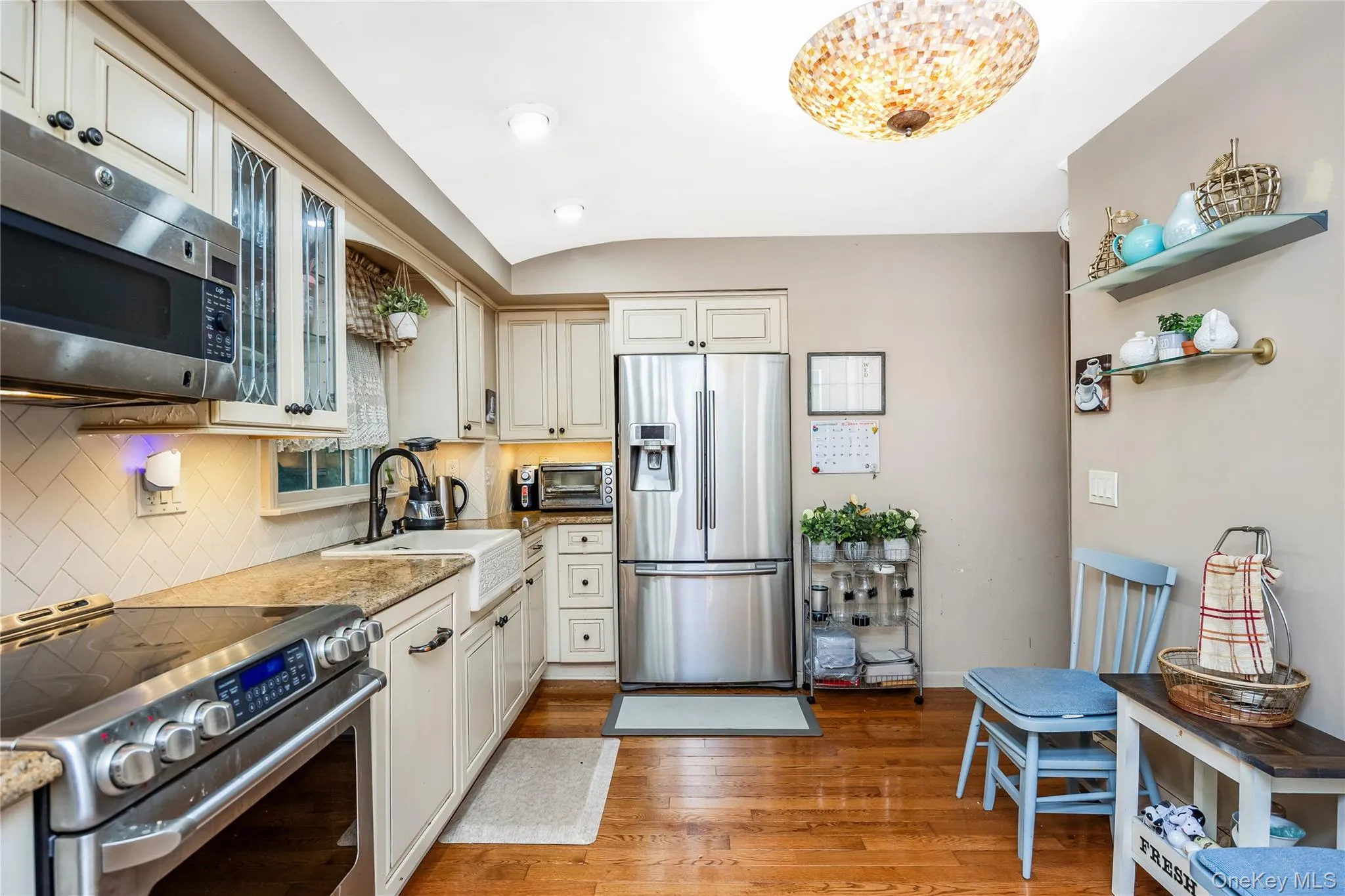 146 Elm Street, Brookhaven, NY, 3 Bedrooms Bedrooms, 7 Rooms Rooms,2 BathroomsBathrooms,Residential,For Rent,Elm,0,1054075 146 Elm Street, Brookhaven, NY, 3 Bedrooms Bedrooms, 7 Rooms Rooms,2 BathroomsBathrooms,Residential,For Rent,Elm,0,1054075