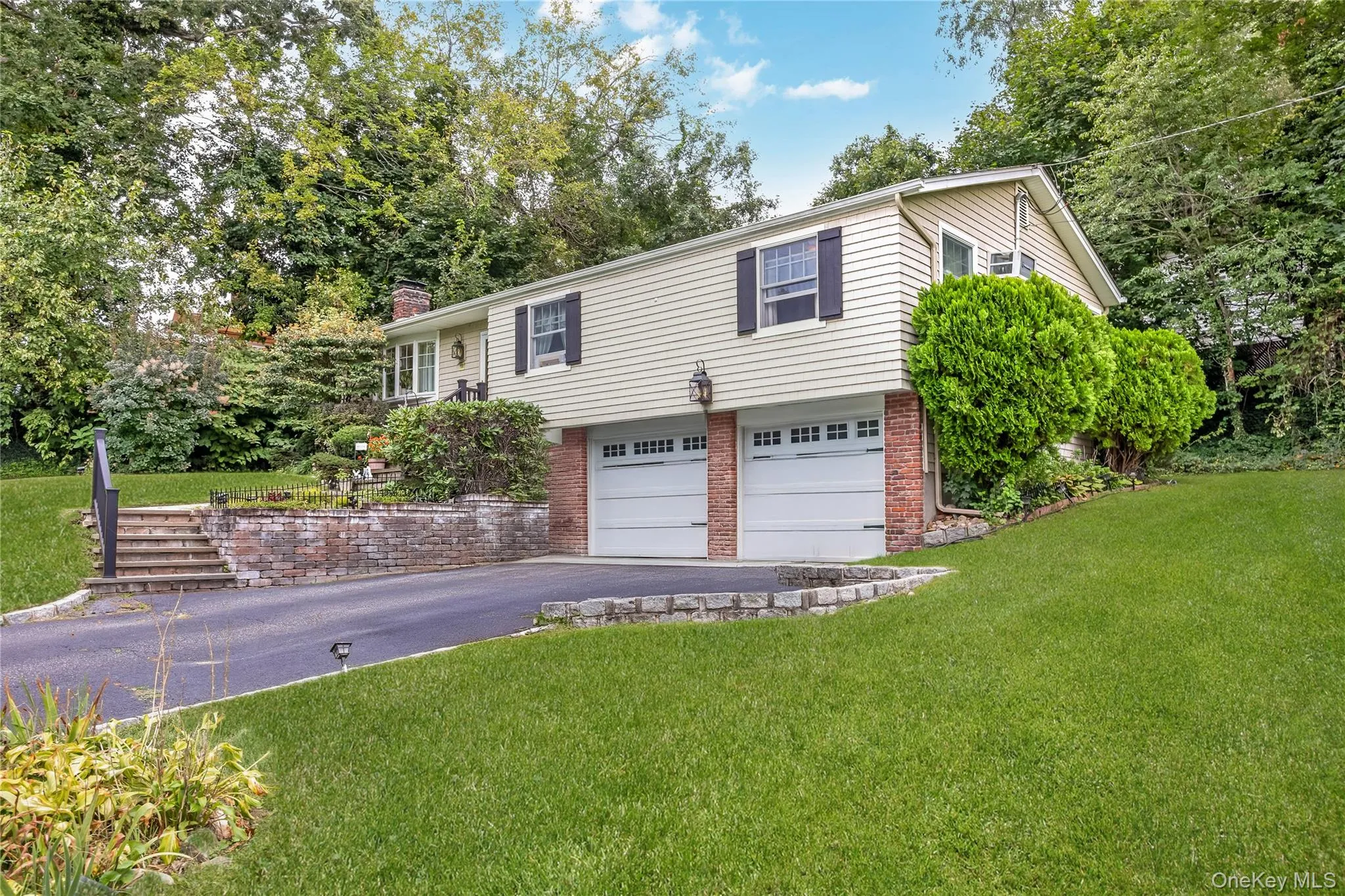 146 Elm Street, Brookhaven, NY, 3 Bedrooms Bedrooms, 7 Rooms Rooms,2 BathroomsBathrooms,Residential,For Rent,Elm,0,1054075 146 Elm Street, Brookhaven, NY, 3 Bedrooms Bedrooms, 7 Rooms Rooms,2 BathroomsBathrooms,Residential,For Rent,Elm,0,1054075
