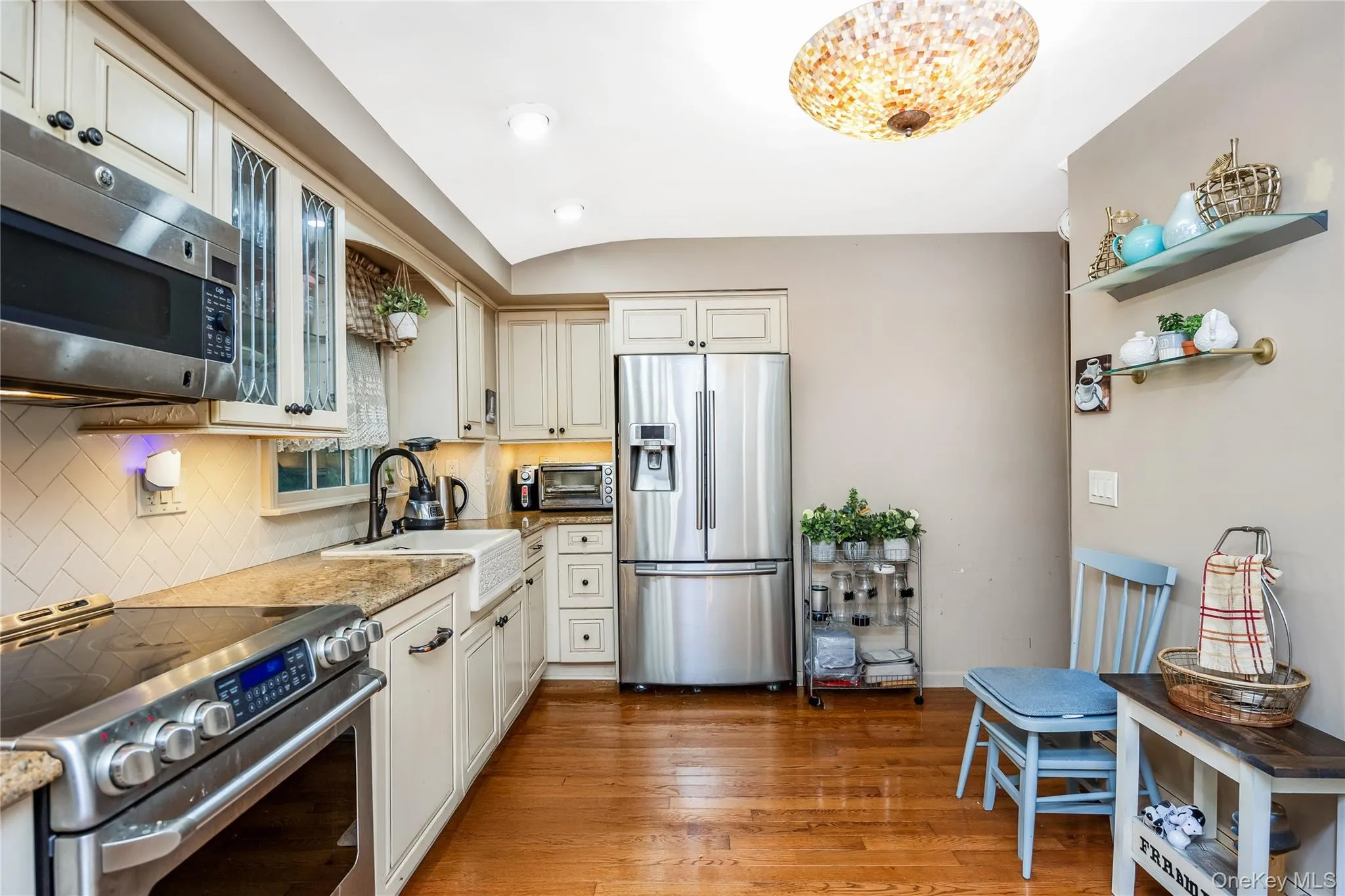 146 Elm Street, Brookhaven, NY, 3 Bedrooms Bedrooms, 7 Rooms Rooms,2 BathroomsBathrooms,Residential,For Rent,Elm,0,1054075 146 Elm Street, Brookhaven, NY, 3 Bedrooms Bedrooms, 7 Rooms Rooms,2 BathroomsBathrooms,Residential,For Rent,Elm,0,1054075