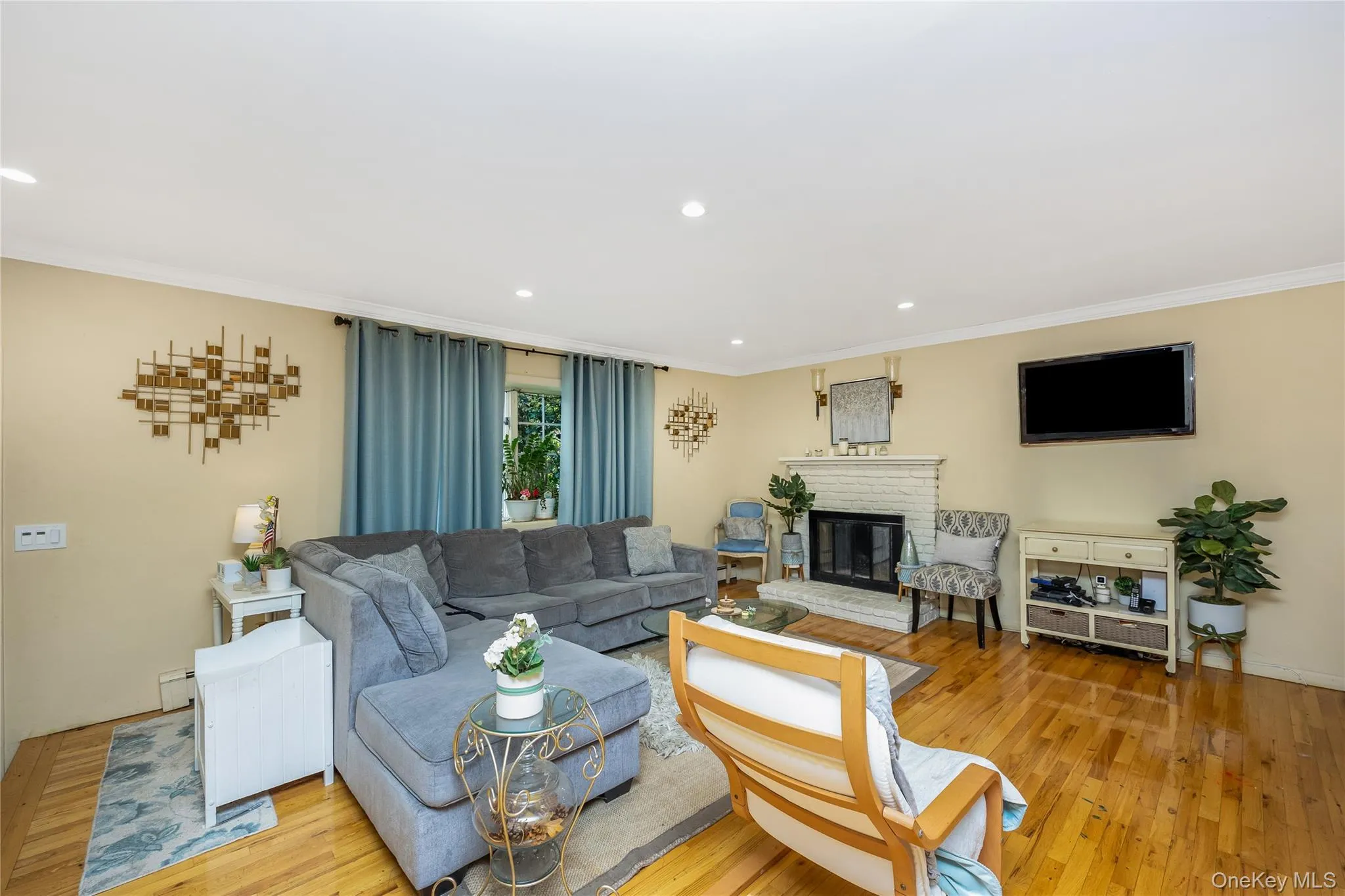 146 Elm Street, Brookhaven, NY, 3 Bedrooms Bedrooms, 7 Rooms Rooms,2 BathroomsBathrooms,Residential,For Rent,Elm,0,1054075 146 Elm Street, Brookhaven, NY, 3 Bedrooms Bedrooms, 7 Rooms Rooms,2 BathroomsBathrooms,Residential,For Rent,Elm,0,1054075
