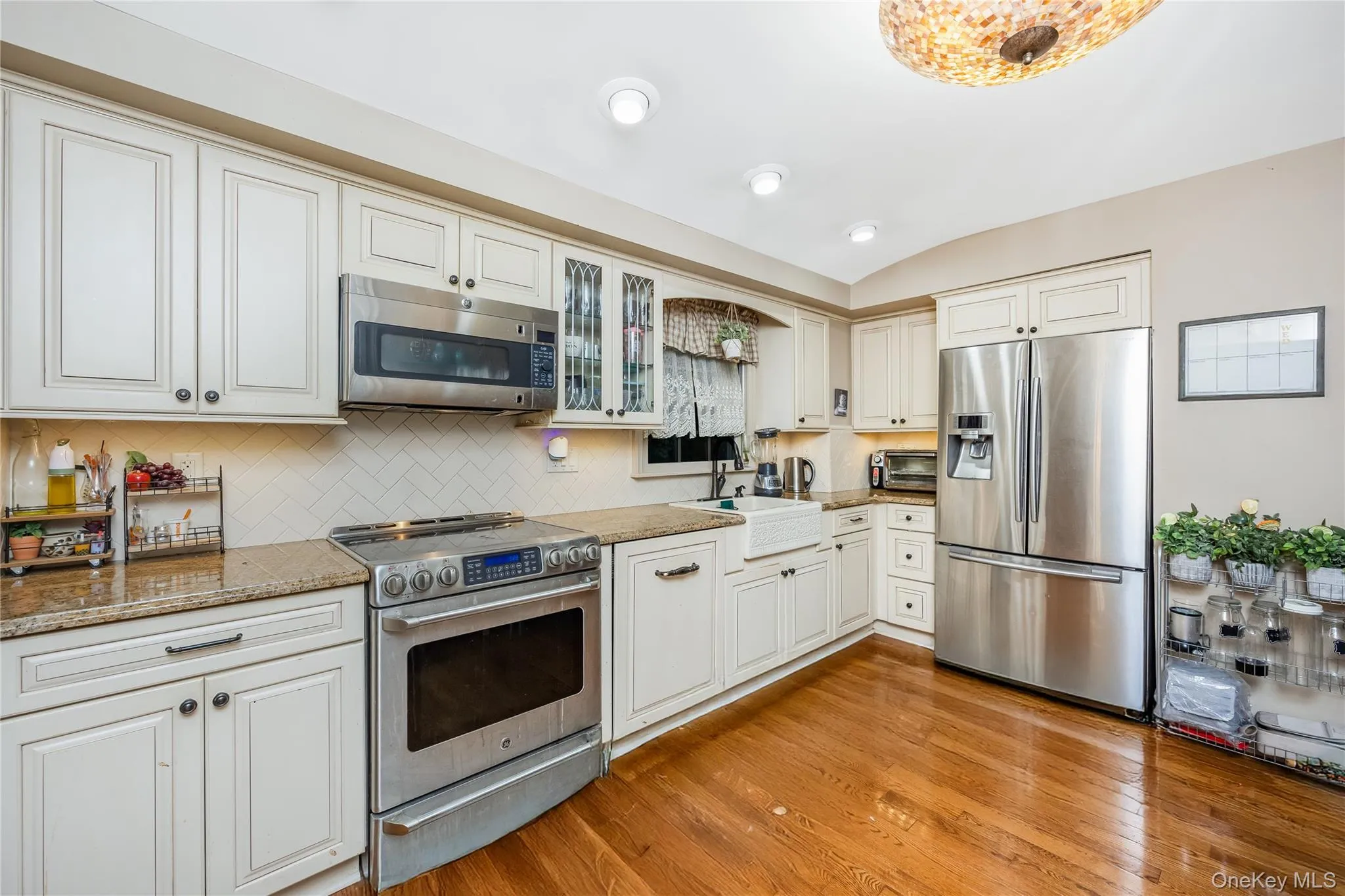 146 Elm Street, Brookhaven, NY, 3 Bedrooms Bedrooms, 7 Rooms Rooms,2 BathroomsBathrooms,Residential,For Rent,Elm,0,1054075 146 Elm Street, Brookhaven, NY, 3 Bedrooms Bedrooms, 7 Rooms Rooms,2 BathroomsBathrooms,Residential,For Rent,Elm,0,1054075