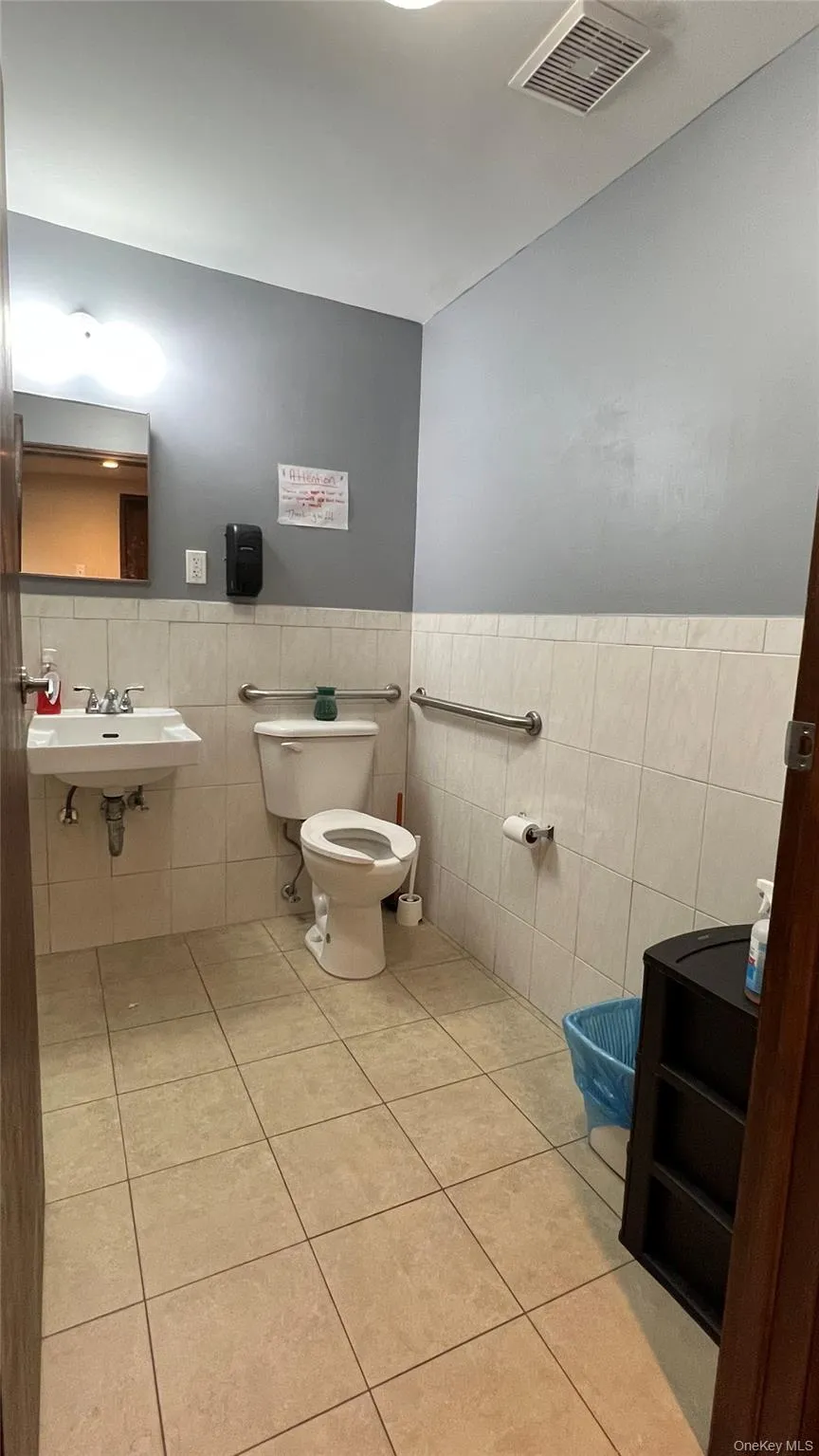 223-01 Union Turnpike, New York, NY, ,Commercial Lease,For Rent,Union,0,1054077 223-01 Union Turnpike, New York, NY, ,Commercial Lease,For Rent,Union,0,1054077