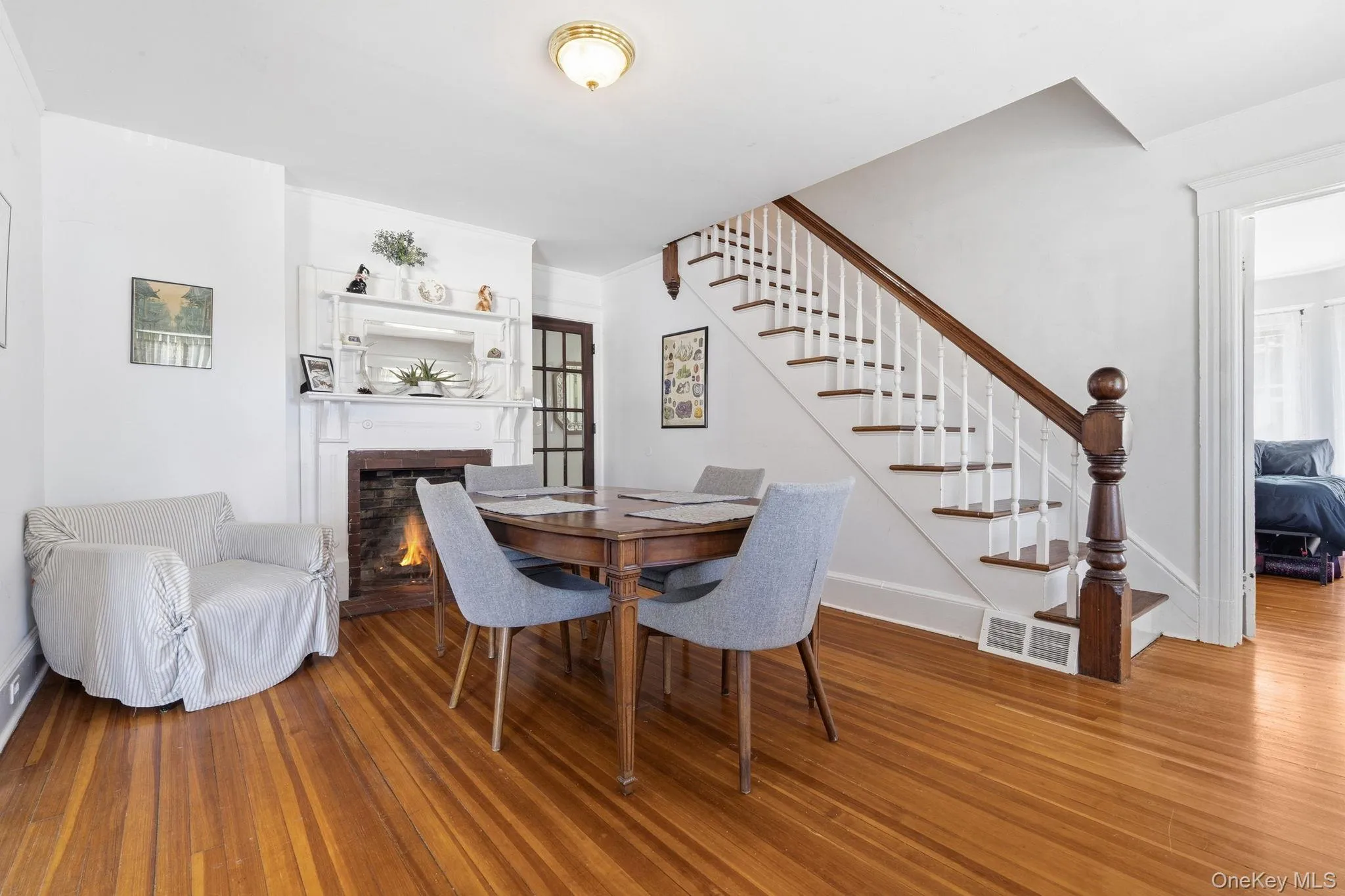 An inviting setting for everyday meals and entertaining An inviting setting for everyday meals and entertaining