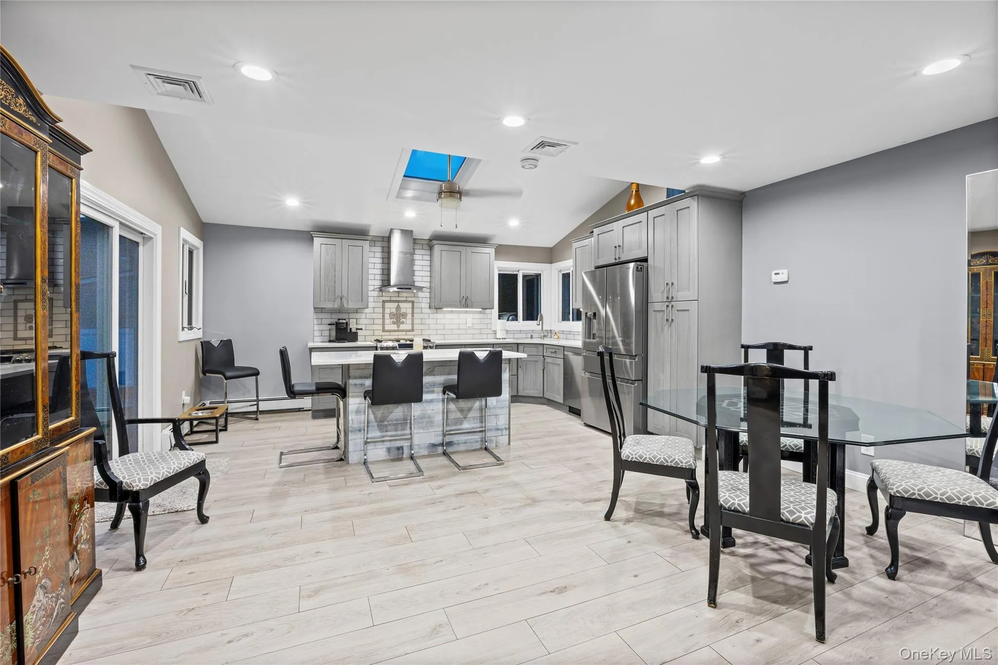 28 Willow Drive, Oyster Bay, NY, 5 Bedrooms Bedrooms, 8 Rooms Rooms,2 BathroomsBathrooms,Residential,For Rent,Willow,0,1054098 28 Willow Drive, Oyster Bay, NY, 5 Bedrooms Bedrooms, 8 Rooms Rooms,2 BathroomsBathrooms,Residential,For Rent,Willow,0,1054098