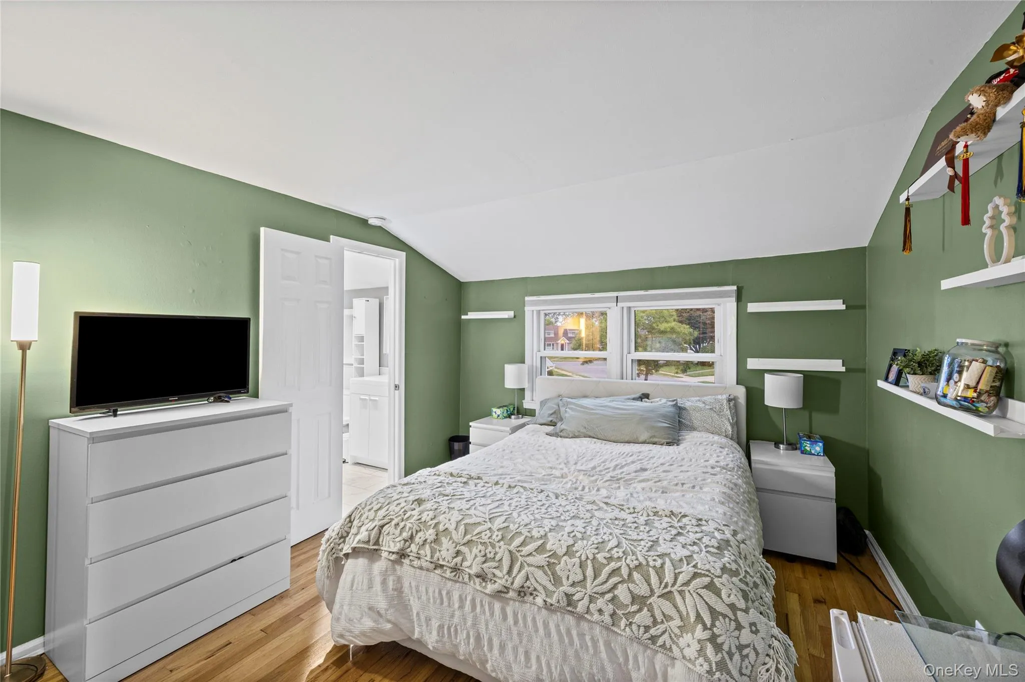 28 Willow Drive, Oyster Bay, NY, 5 Bedrooms Bedrooms, 8 Rooms Rooms,2 BathroomsBathrooms,Residential,For Rent,Willow,0,1054098 28 Willow Drive, Oyster Bay, NY, 5 Bedrooms Bedrooms, 8 Rooms Rooms,2 BathroomsBathrooms,Residential,For Rent,Willow,0,1054098