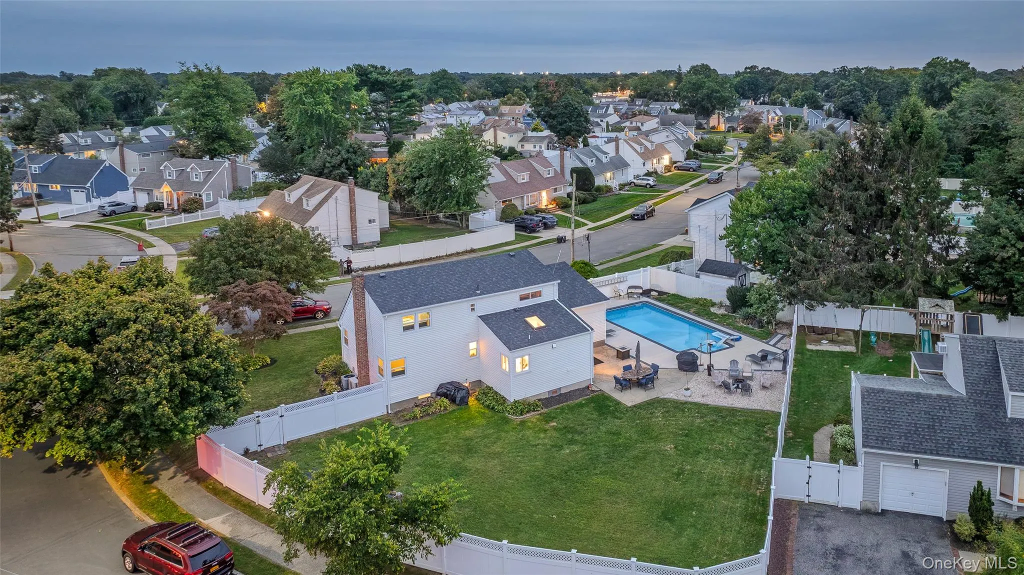 28 Willow Drive, Oyster Bay, NY, 5 Bedrooms Bedrooms, 8 Rooms Rooms,2 BathroomsBathrooms,Residential,For Rent,Willow,0,1054098 28 Willow Drive, Oyster Bay, NY, 5 Bedrooms Bedrooms, 8 Rooms Rooms,2 BathroomsBathrooms,Residential,For Rent,Willow,0,1054098