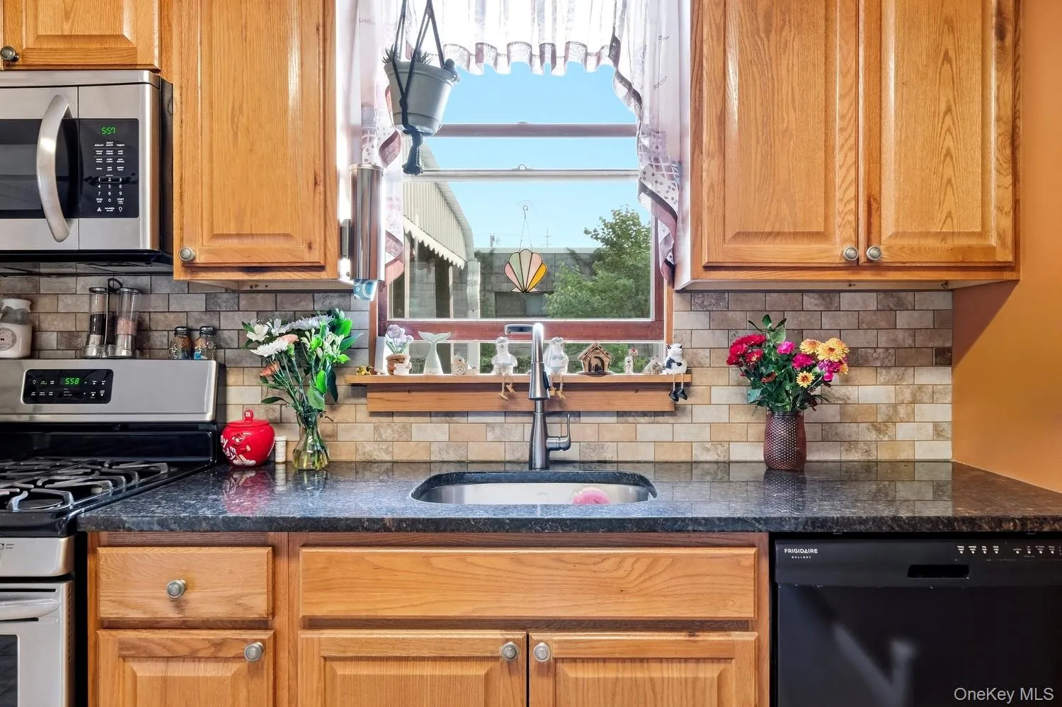 121 Delaware Avenue, Babylon, NY, 3 Bedrooms Bedrooms, 7 Rooms Rooms,2 BathroomsBathrooms,Residential,For Rent,Delaware,0,1054104 121 Delaware Avenue, Babylon, NY, 3 Bedrooms Bedrooms, 7 Rooms Rooms,2 BathroomsBathrooms,Residential,For Rent,Delaware,0,1054104