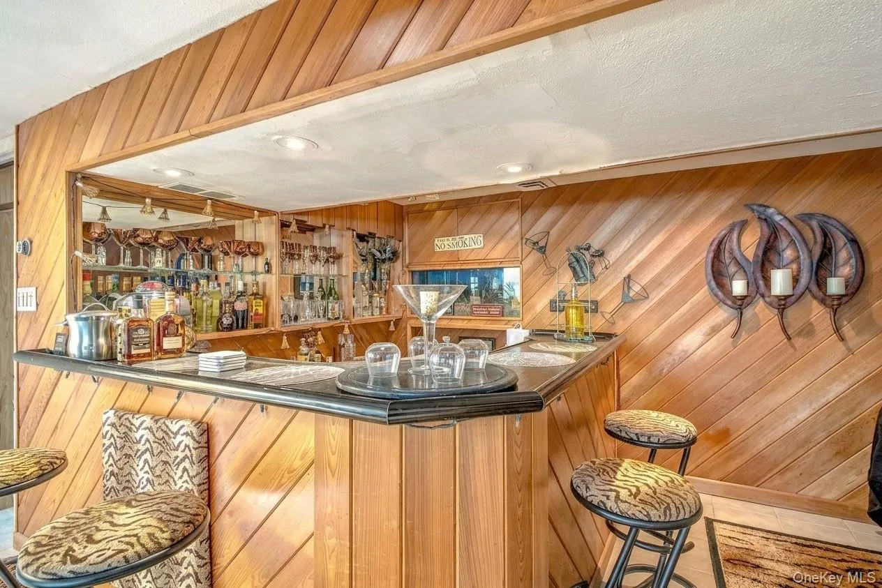 6 Kinsella Street, Huntington, NY, 3 Bedrooms Bedrooms, 8 Rooms Rooms,1 BathroomBathrooms,Residential,For Rent,Kinsella,0,1054108 6 Kinsella Street, Huntington, NY, 3 Bedrooms Bedrooms, 8 Rooms Rooms,1 BathroomBathrooms,Residential,For Rent,Kinsella,0,1054108