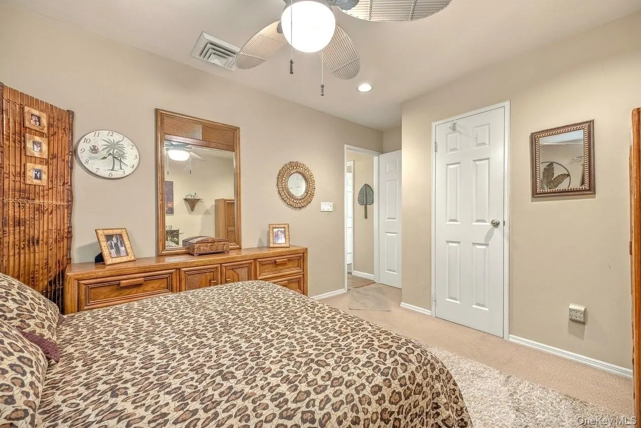 6 Kinsella Street, Huntington, NY, 3 Bedrooms Bedrooms, 8 Rooms Rooms,1 BathroomBathrooms,Residential,For Rent,Kinsella,0,1054108 6 Kinsella Street, Huntington, NY, 3 Bedrooms Bedrooms, 8 Rooms Rooms,1 BathroomBathrooms,Residential,For Rent,Kinsella,0,1054108