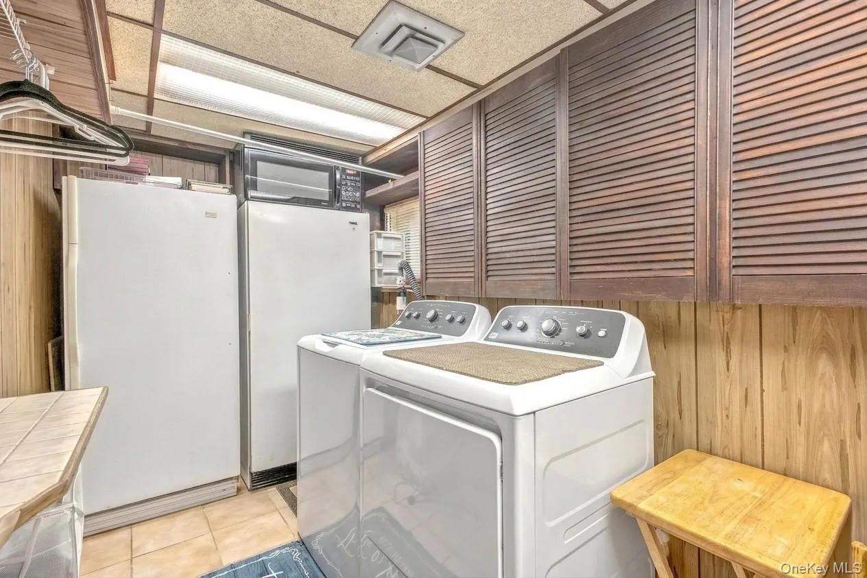 6 Kinsella Street, Huntington, NY, 3 Bedrooms Bedrooms, 8 Rooms Rooms,1 BathroomBathrooms,Residential,For Rent,Kinsella,0,1054108 6 Kinsella Street, Huntington, NY, 3 Bedrooms Bedrooms, 8 Rooms Rooms,1 BathroomBathrooms,Residential,For Rent,Kinsella,0,1054108
