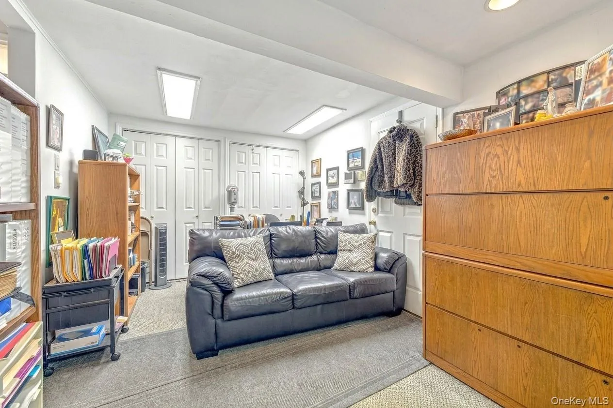 6 Kinsella Street, Huntington, NY, 3 Bedrooms Bedrooms, 8 Rooms Rooms,1 BathroomBathrooms,Residential,For Rent,Kinsella,0,1054108 6 Kinsella Street, Huntington, NY, 3 Bedrooms Bedrooms, 8 Rooms Rooms,1 BathroomBathrooms,Residential,For Rent,Kinsella,0,1054108