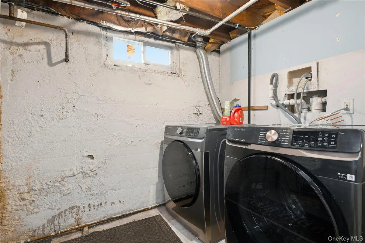 439 39th Street, Babylon, NY, 4 Bedrooms Bedrooms, 9 Rooms Rooms,3 BathroomsBathrooms,Residential,For Rent,39th,0,1054115 439 39th Street, Babylon, NY, 4 Bedrooms Bedrooms, 9 Rooms Rooms,3 BathroomsBathrooms,Residential,For Rent,39th,0,1054115