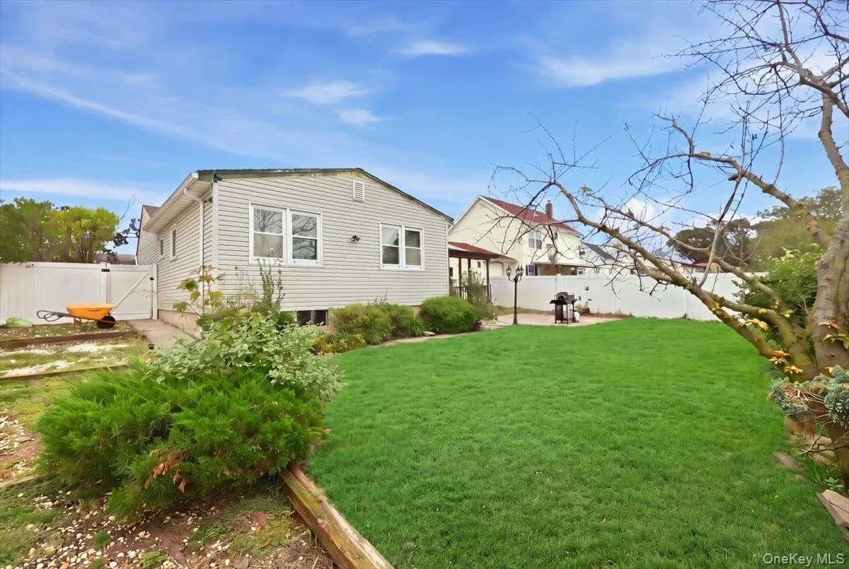 439 39th Street, Babylon, NY, 4 Bedrooms Bedrooms, 9 Rooms Rooms,3 BathroomsBathrooms,Residential,For Rent,39th,0,1054115 439 39th Street, Babylon, NY, 4 Bedrooms Bedrooms, 9 Rooms Rooms,3 BathroomsBathrooms,Residential,For Rent,39th,0,1054115