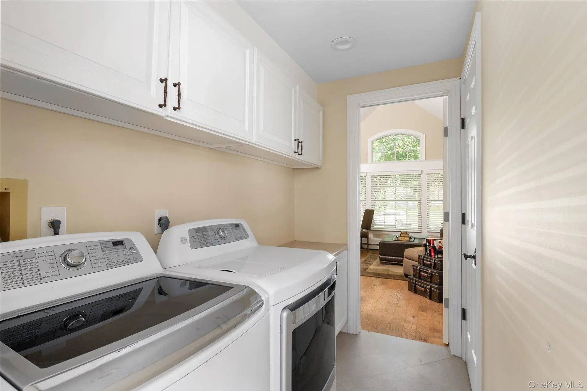 6 Maize Court, Huntington, NY, 5 Bedrooms Bedrooms, 10 Rooms Rooms,3 BathroomsBathrooms,Residential,For Rent,Maize,0,1054118 6 Maize Court, Huntington, NY, 5 Bedrooms Bedrooms, 10 Rooms Rooms,3 BathroomsBathrooms,Residential,For Rent,Maize,0,1054118