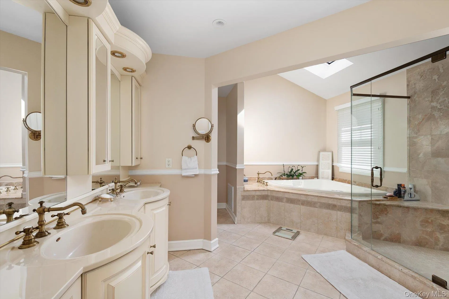 6 Maize Court, Huntington, NY, 5 Bedrooms Bedrooms, 10 Rooms Rooms,3 BathroomsBathrooms,Residential,For Rent,Maize,0,1054118 6 Maize Court, Huntington, NY, 5 Bedrooms Bedrooms, 10 Rooms Rooms,3 BathroomsBathrooms,Residential,For Rent,Maize,0,1054118