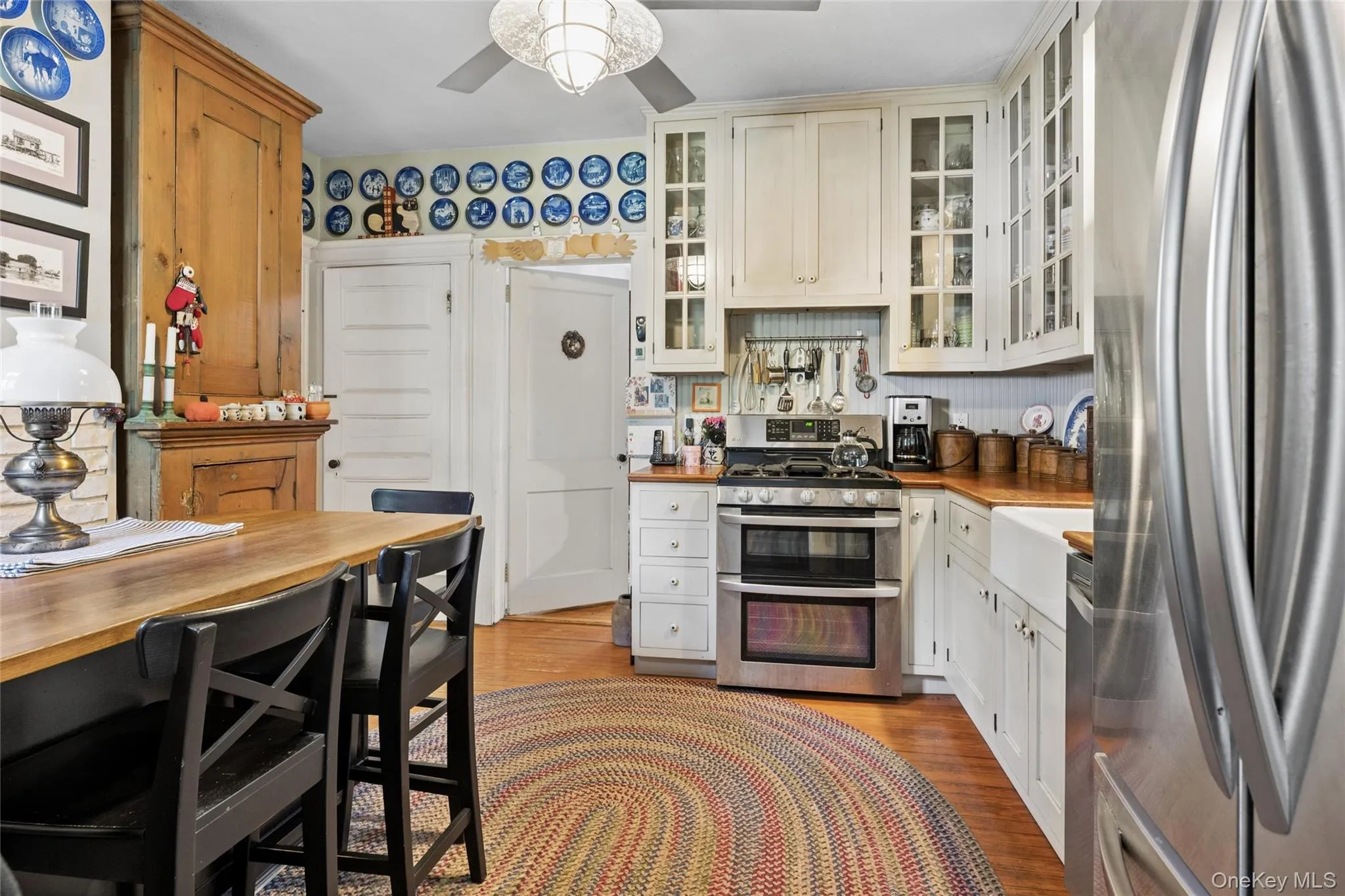 Eat in Kitchen with stainless steel appliances and gas stove Eat in Kitchen with stainless steel appliances and gas stove